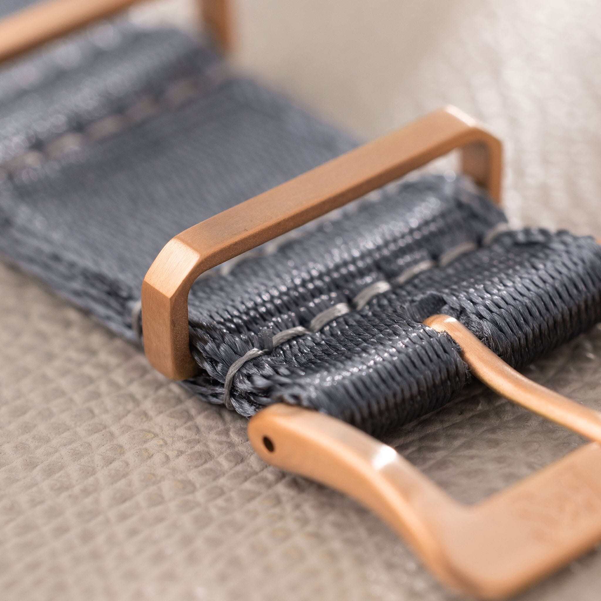Deluxe Nylon Nato Horlogeband Diep Grijs - Mat Rosé Goud