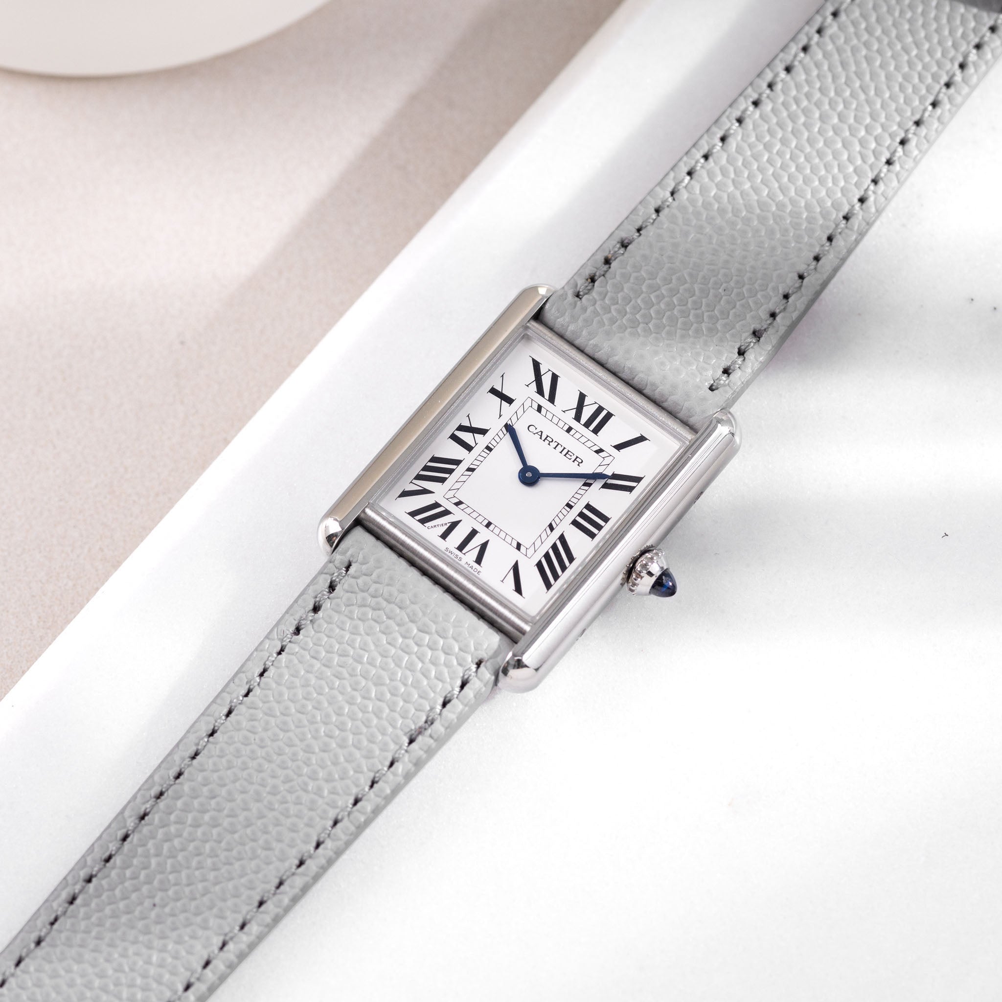 Horlogeband voor Cartier Tank Must (2021-2024) - The Pebbled Bright Grey