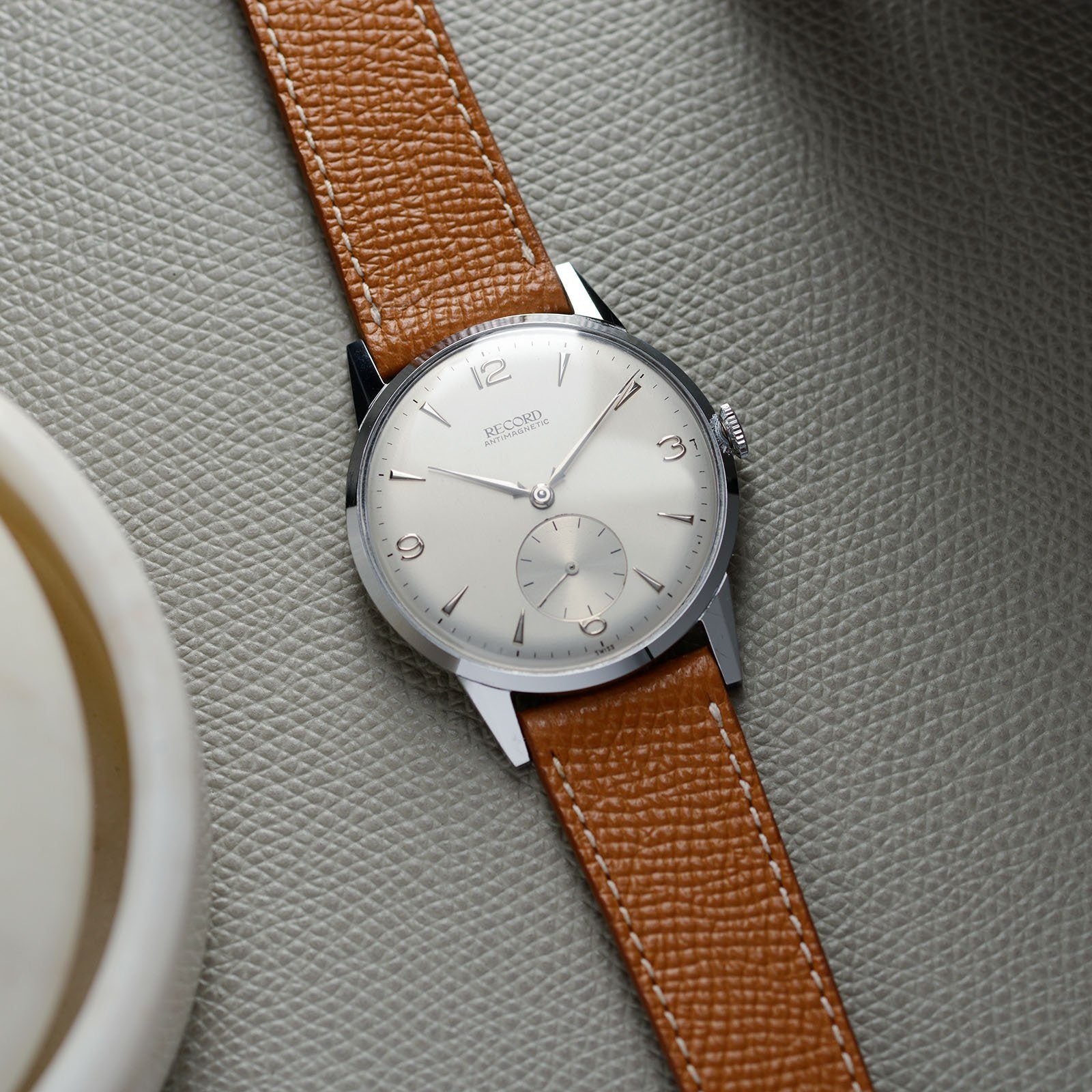 Record Oversize 1950s Large Case 38mm