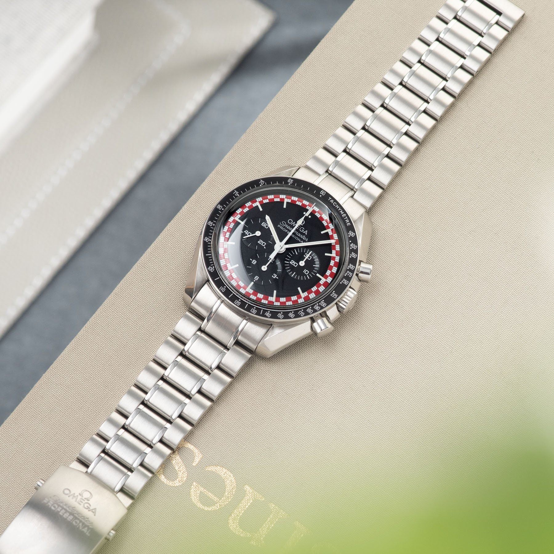Omega Speedmaster Tin Tin 311.30.42.30.01.004