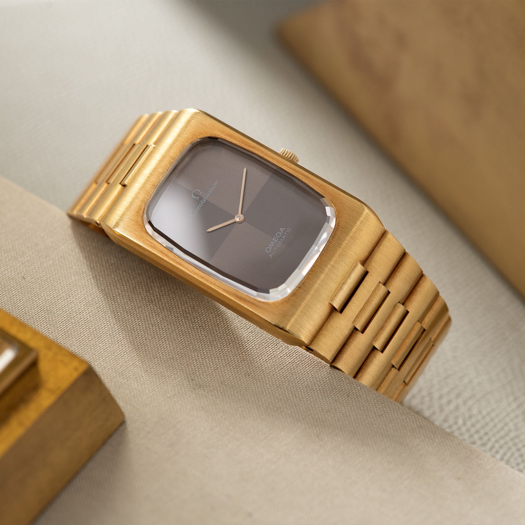 Omega Constellation Yellow Gold Ref 8354