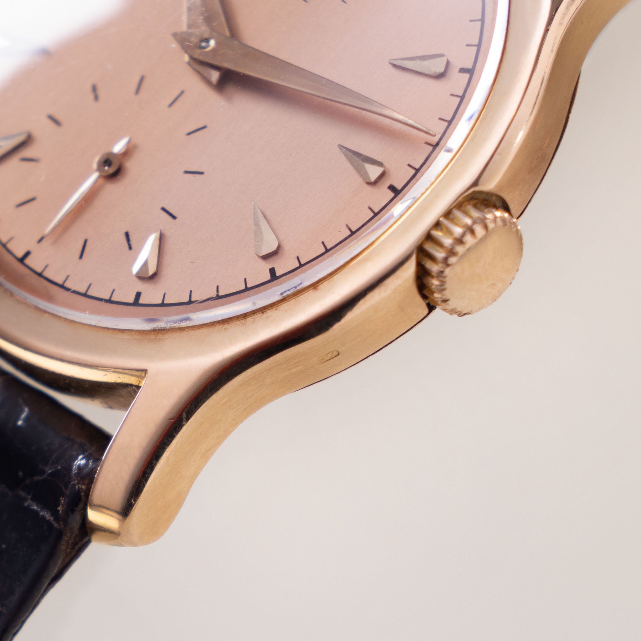 Patek Philippe Calatrava "pink on pink " ref 2450 in 18 k rose gold with extract of archives