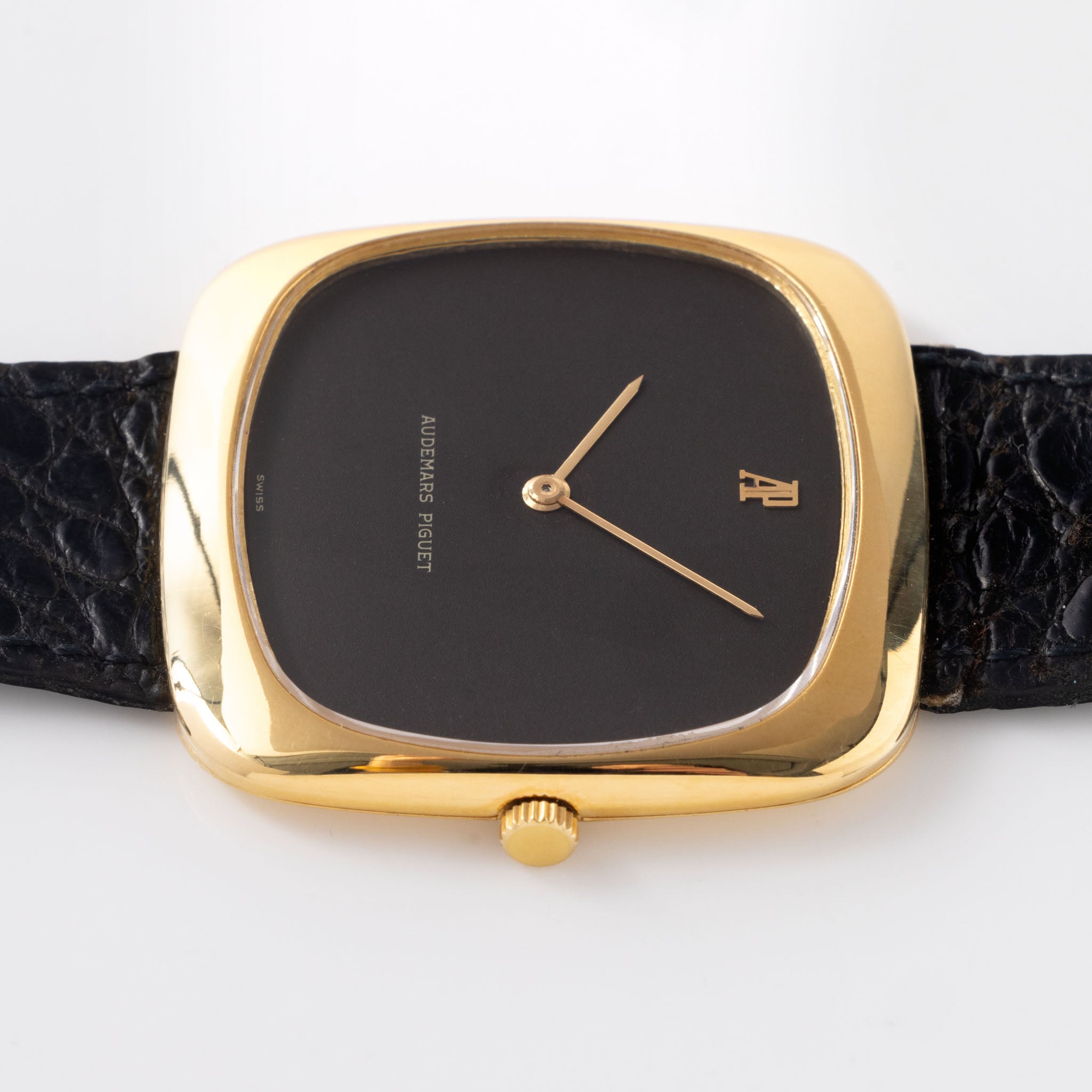 Audemars Piguet "Coussin " 18 k yellow gold Dresswatch “ultra thin “