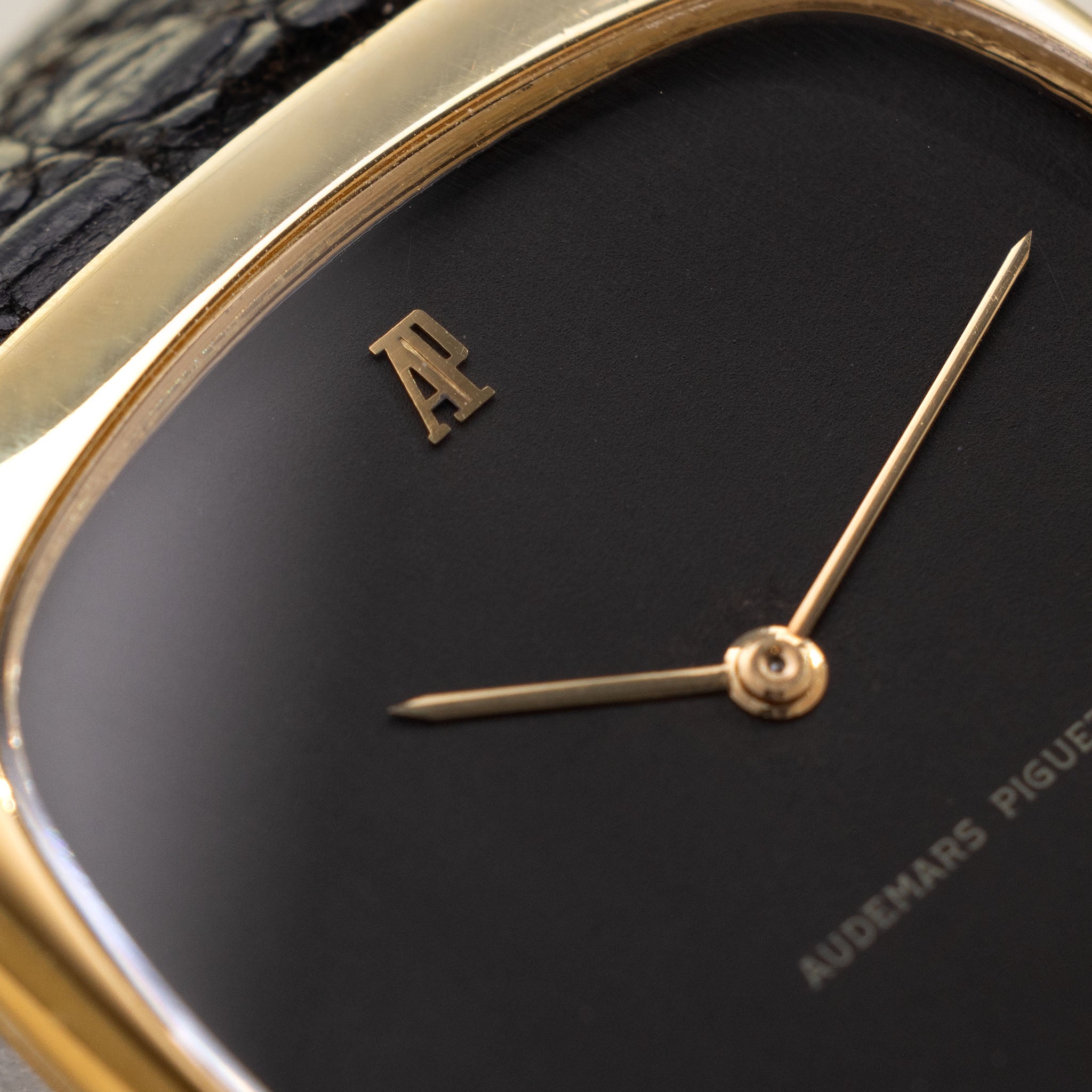 Audemars Piguet "Coussin " 18 k yellow gold Dresswatch “ultra thin “