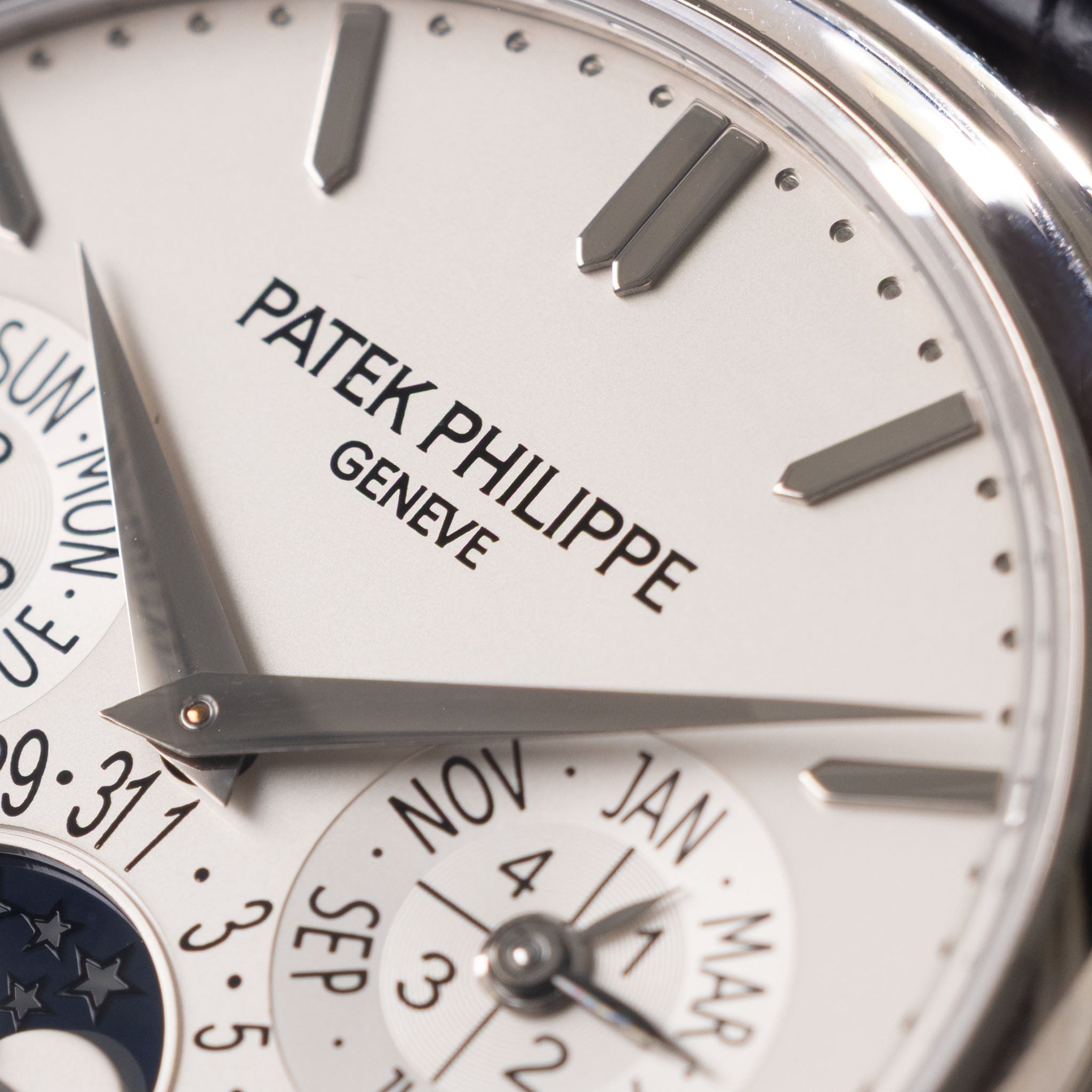 Patek Philippe Perpetual Calendar 5140G with Extract of the Archives and Box in 18k White Gold