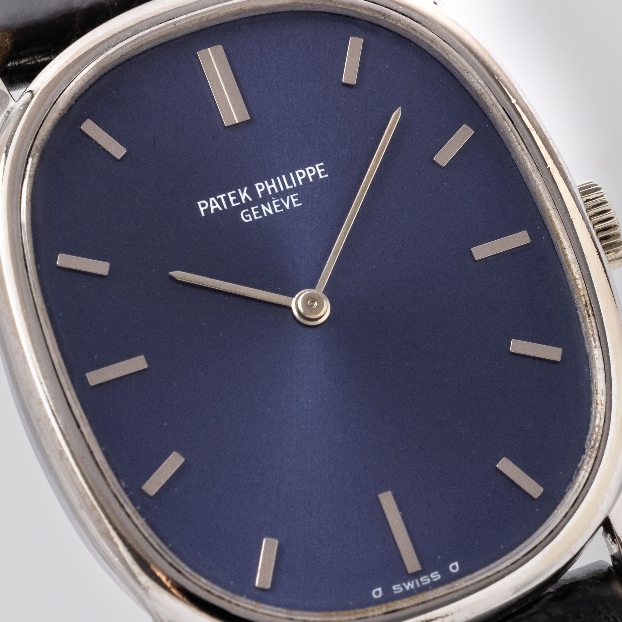 Patek Philippe Golden Ellipse Blue Dial in 18k White Gold ref. 3846G