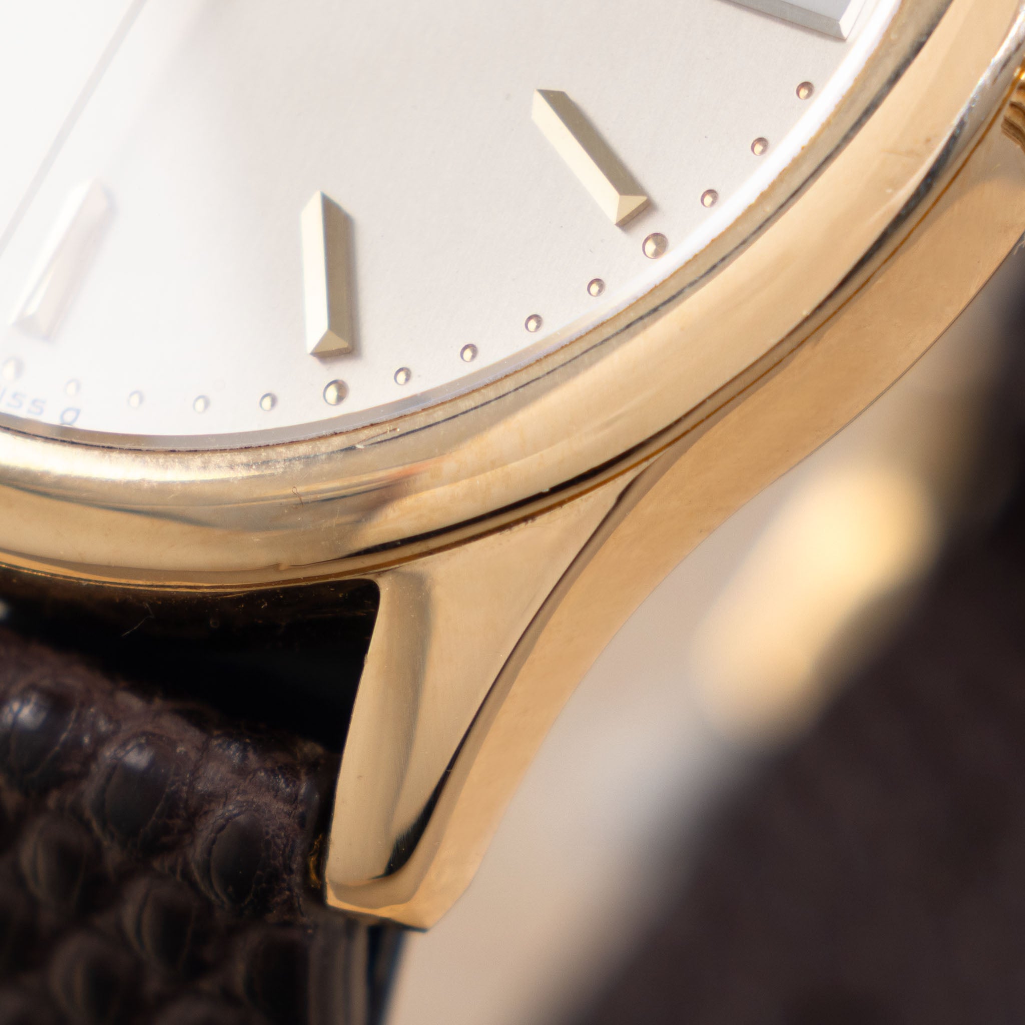 Patek Philippe Calatrava Silver Dial in 18k Yellow Gold ref. 3998J