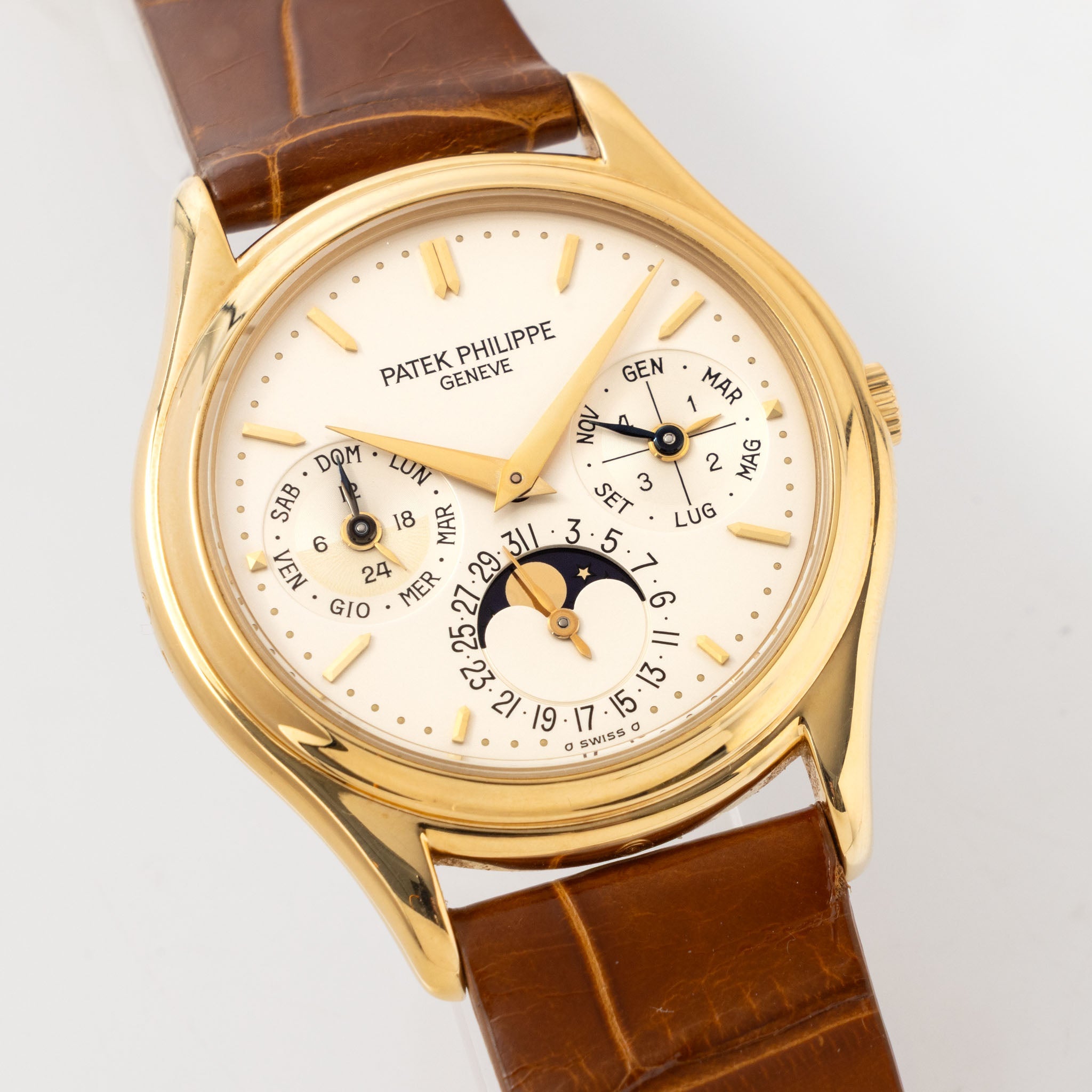 Patek Philippe Perpetual Calendar 3940J 2nd Series with Box and Papers in 18k Yellow Gold