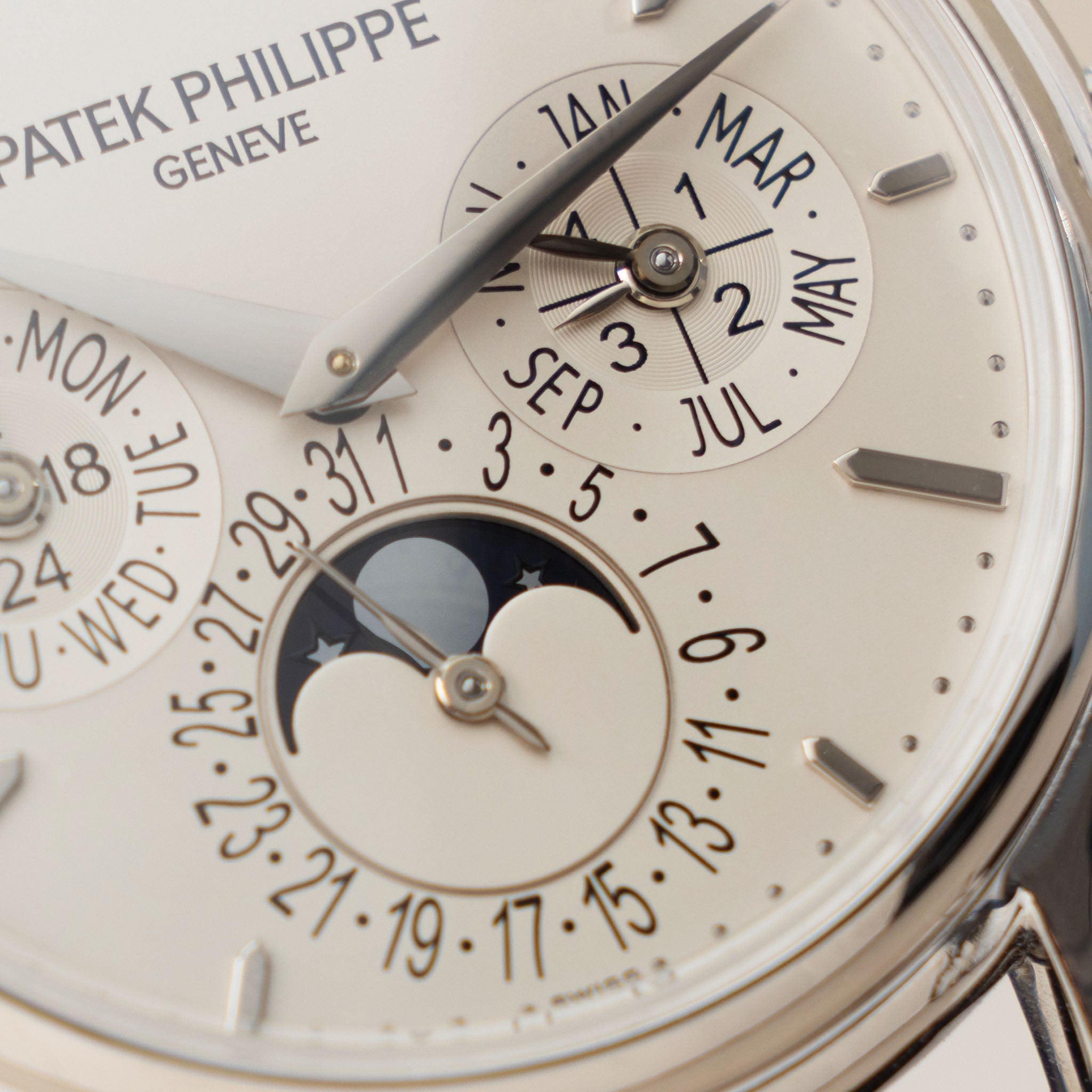 Patek Philippe Perpetual Calendar 5140G in 18k white gold