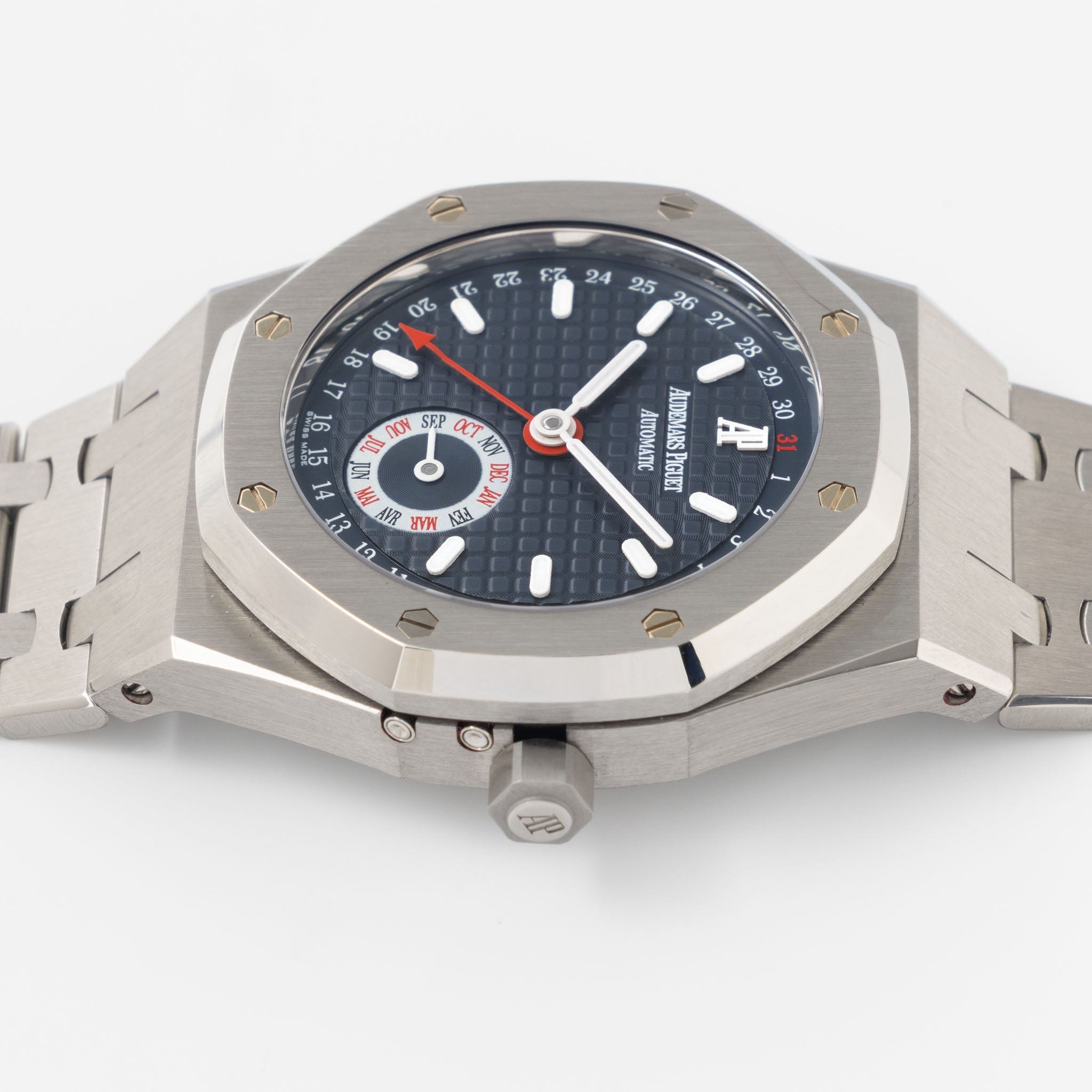 Audemars Piguet Royal-Oak Annual Calendar Blue Dial with AP service Invoice ref. 25920ST