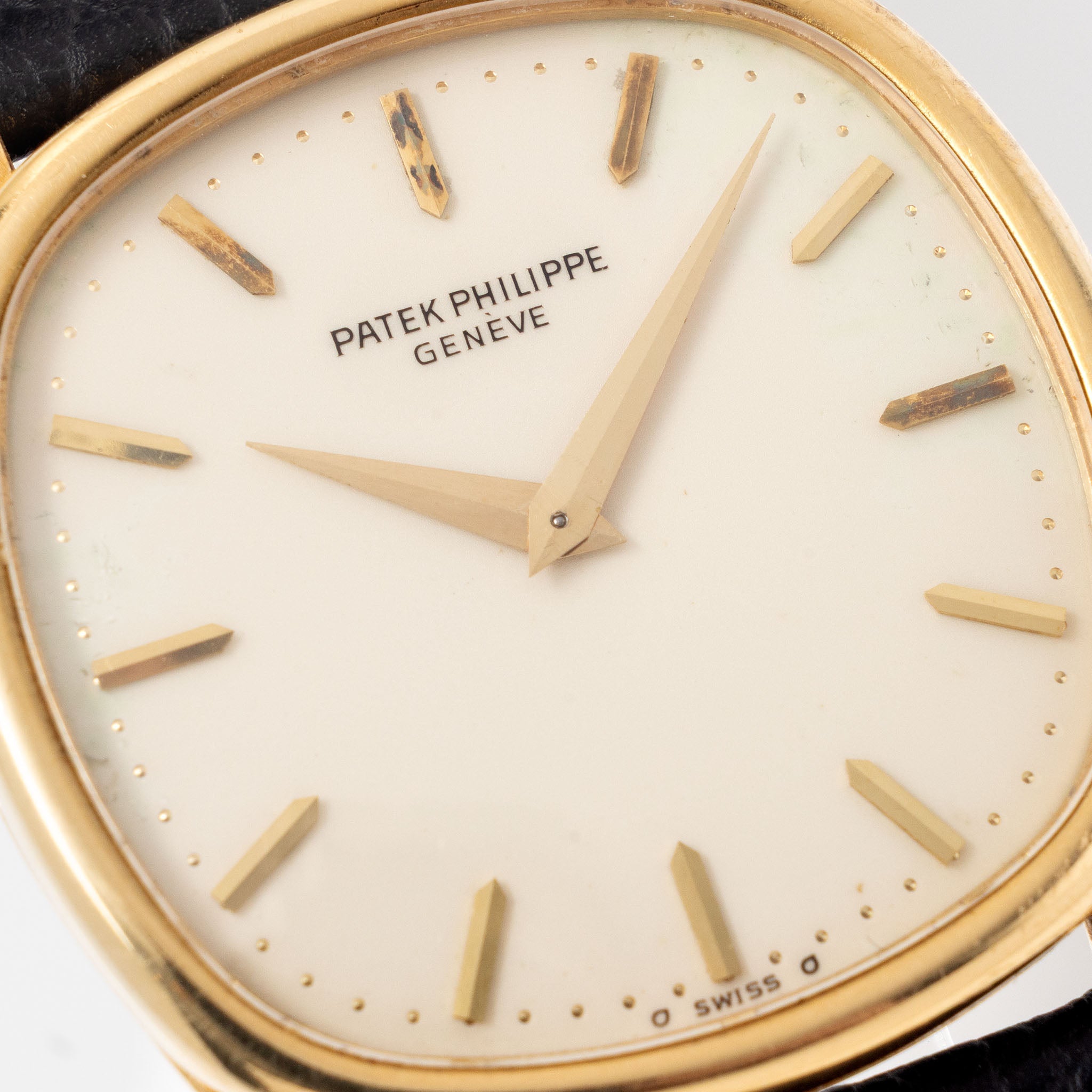 Patek Philippe Golden Ellipse Porcelain dial in 18k yellow gold ref 3844J