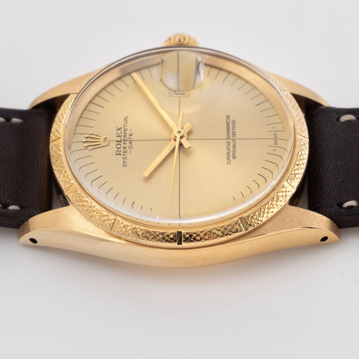Rolex Oyster Perpetual Date Champagne dial Zephyr in 18 k yellow gold ref 1510