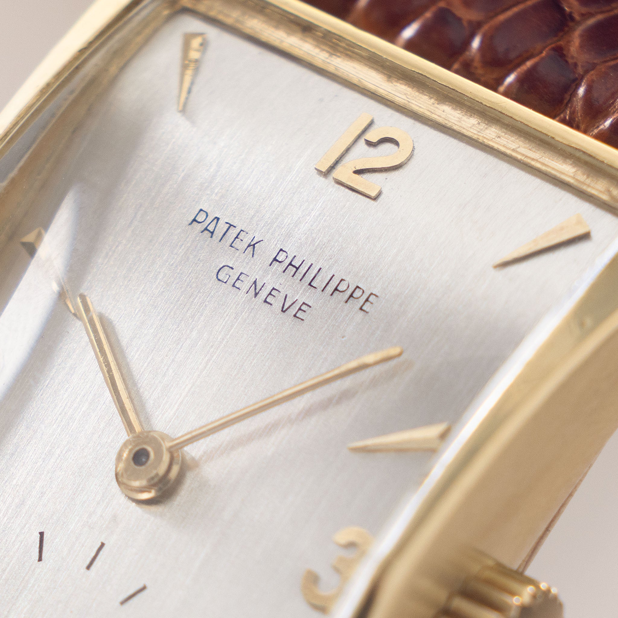 Patek Philippe ref. 1593 Hour Glass in 18k Yellow Gold