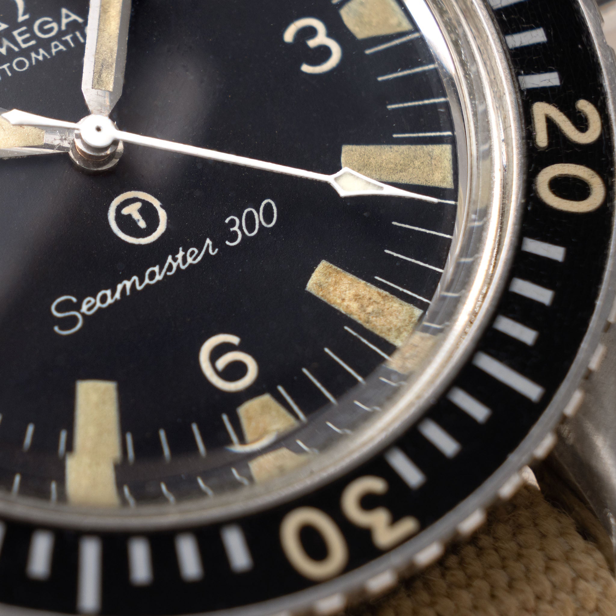 Omega Seamaster 300 British Royal Navy Issued ref. 165.024 Mil-spec Circle-T Dial