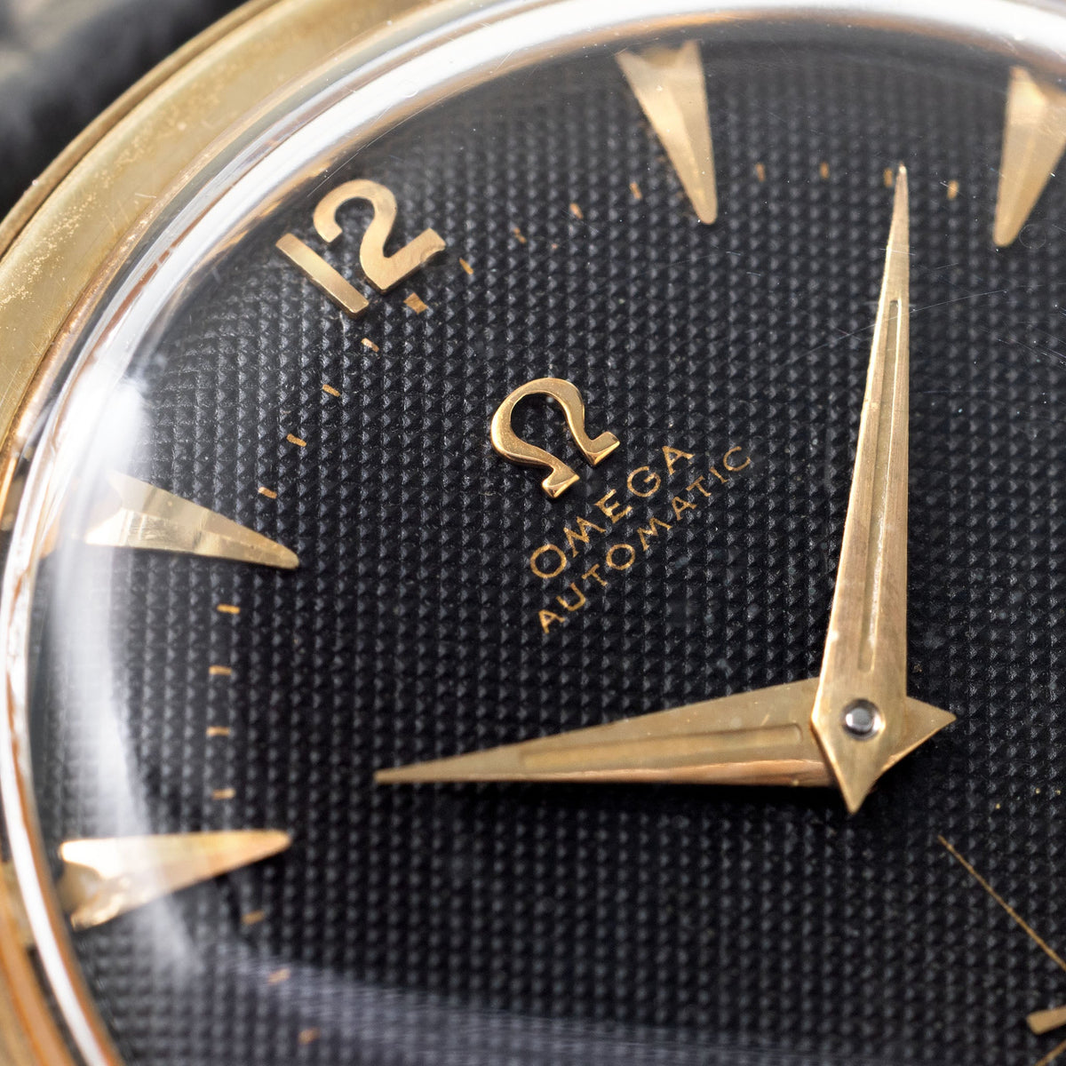 Omega Dresswatch Black Honeycomb dial ref. 2493-5 Automatic