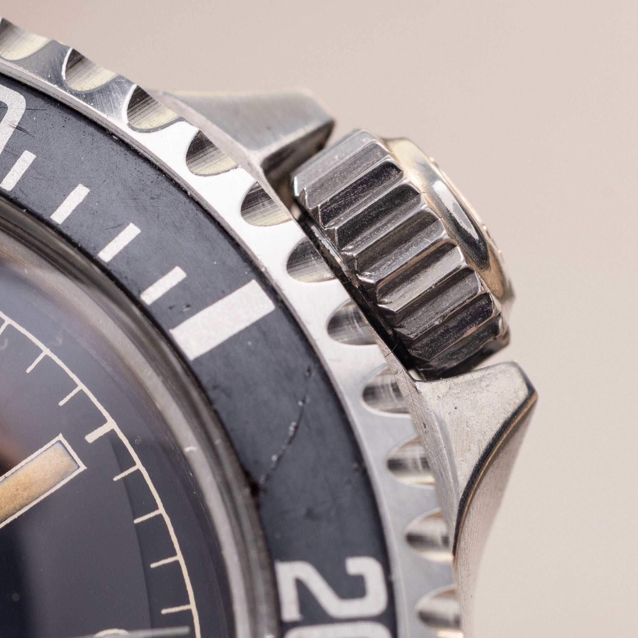 Rolex Submariner 5512 4-liner Gilt Chapter Ring Exclamation point Dial Pointed Crown Guards Case