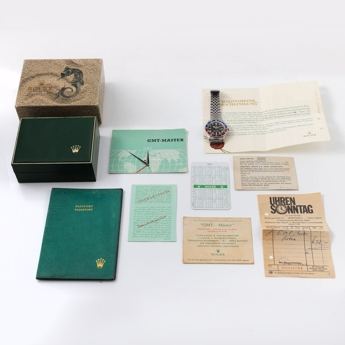 Rolex GMT Master Ref 1675 Long E Mk1 Exceptional Box and Papers Set