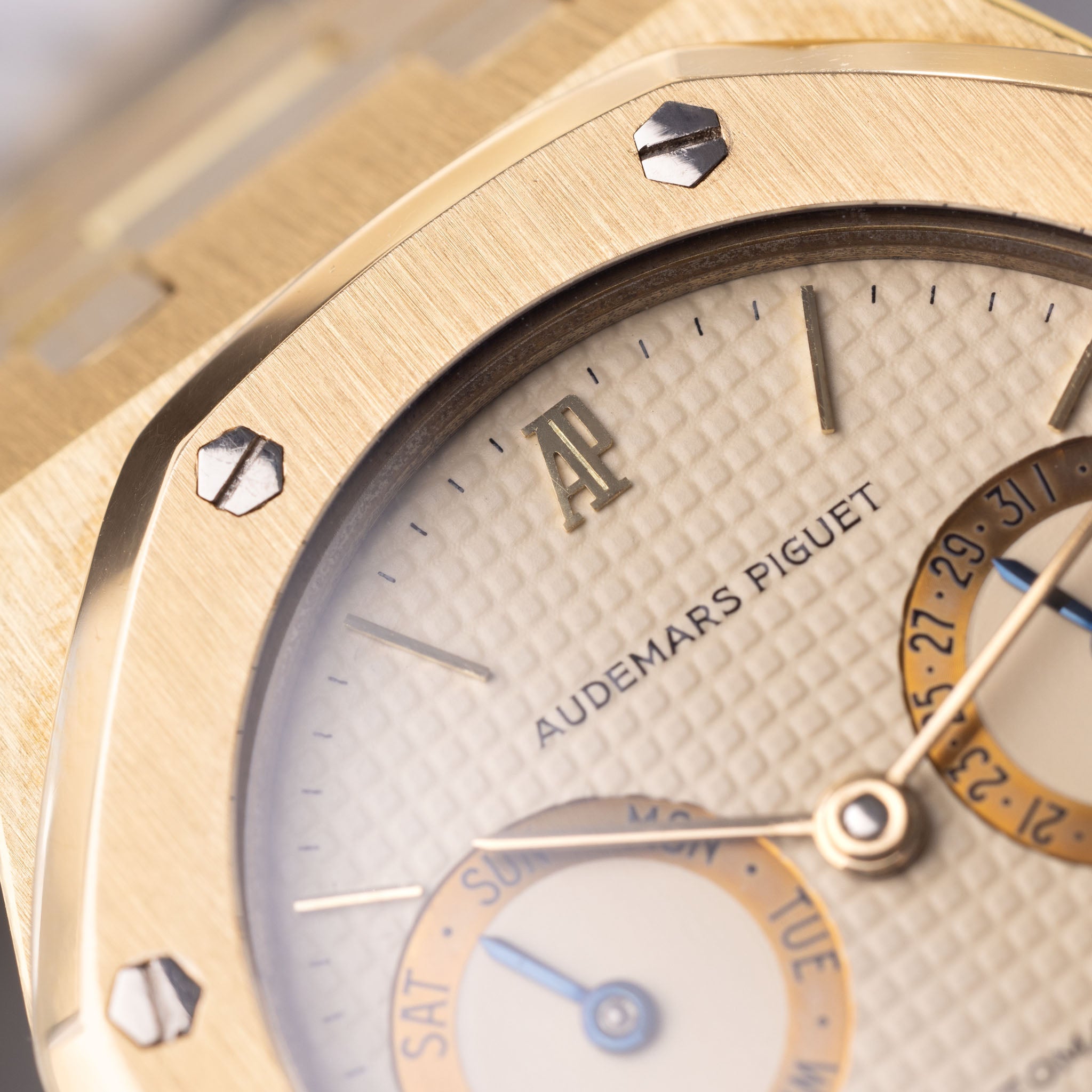 Audemars Piguet Royal Oak 5572BA Day-Date 18kt Yellow Gold "Owl" With Archive Extract