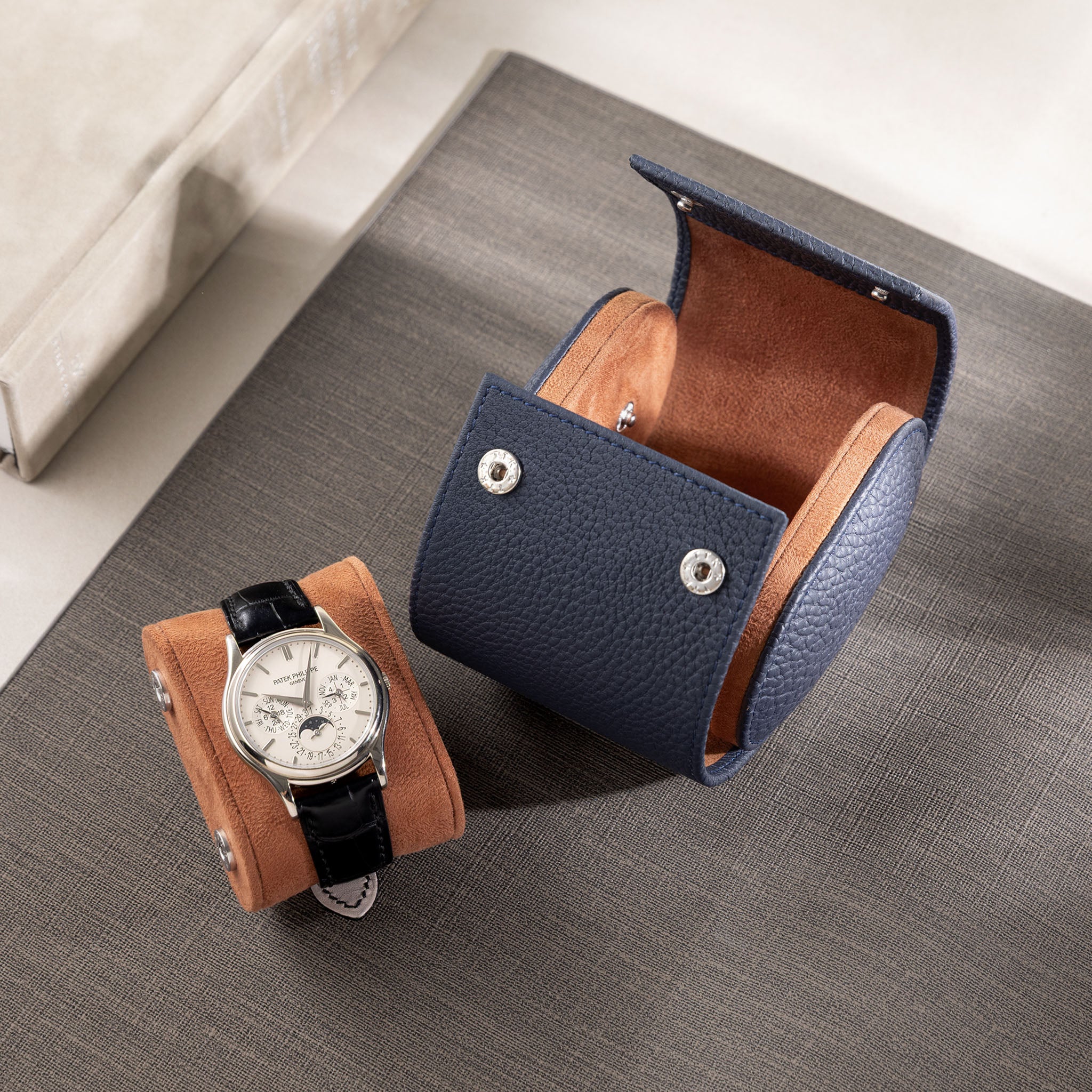 Oval Single Dark Blue Leather Watch Box