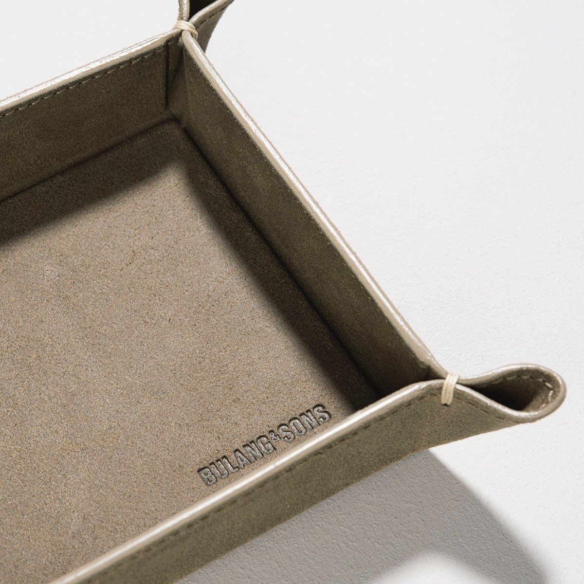 Grey Rugged Small Leather Valet Tray