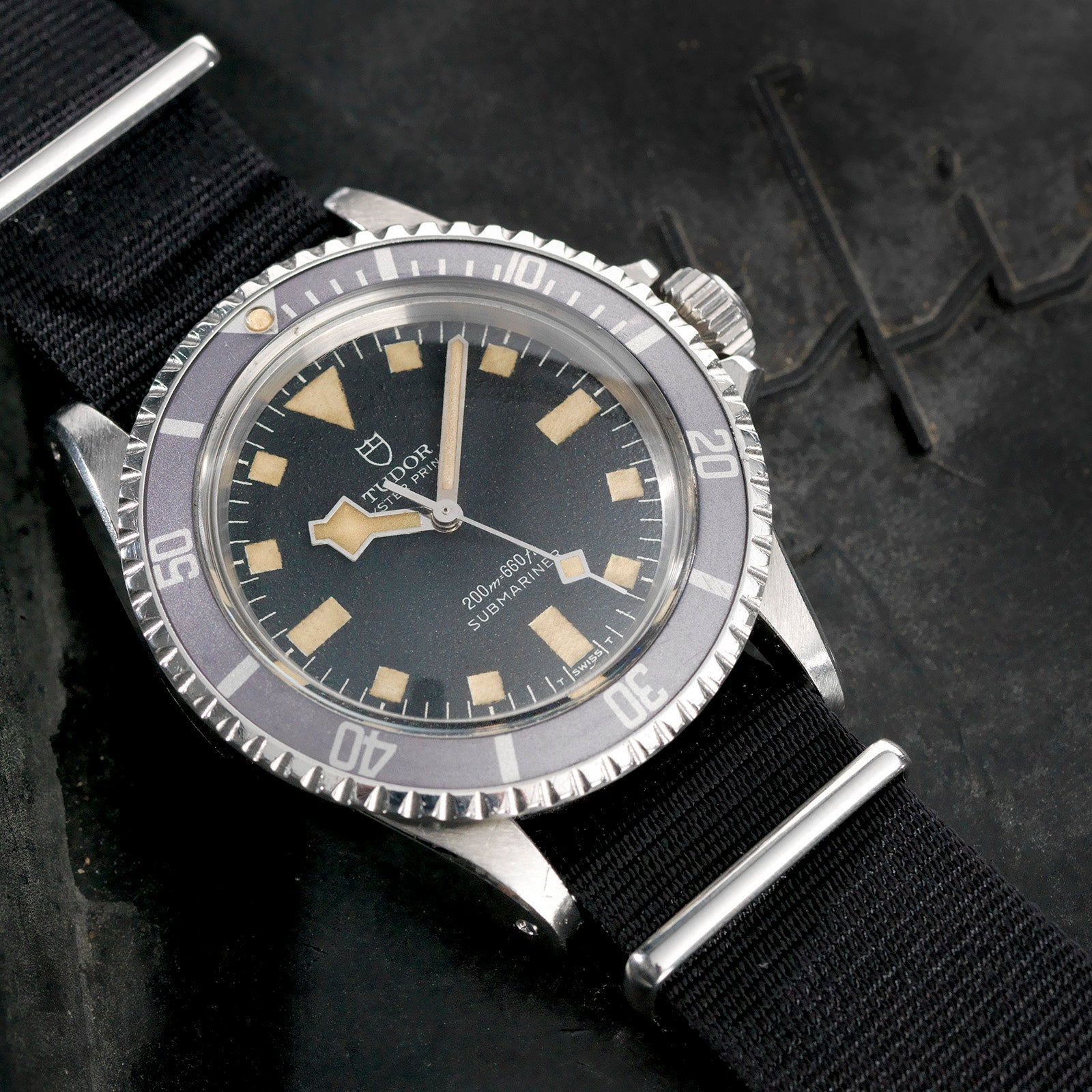 Tudor's Geprezen MilSub - De Zwarte MN74