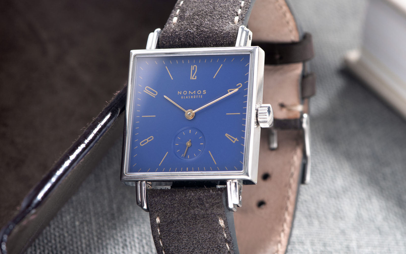 Strap Guide – Nomos Tetra Nachtijall Blue Dial