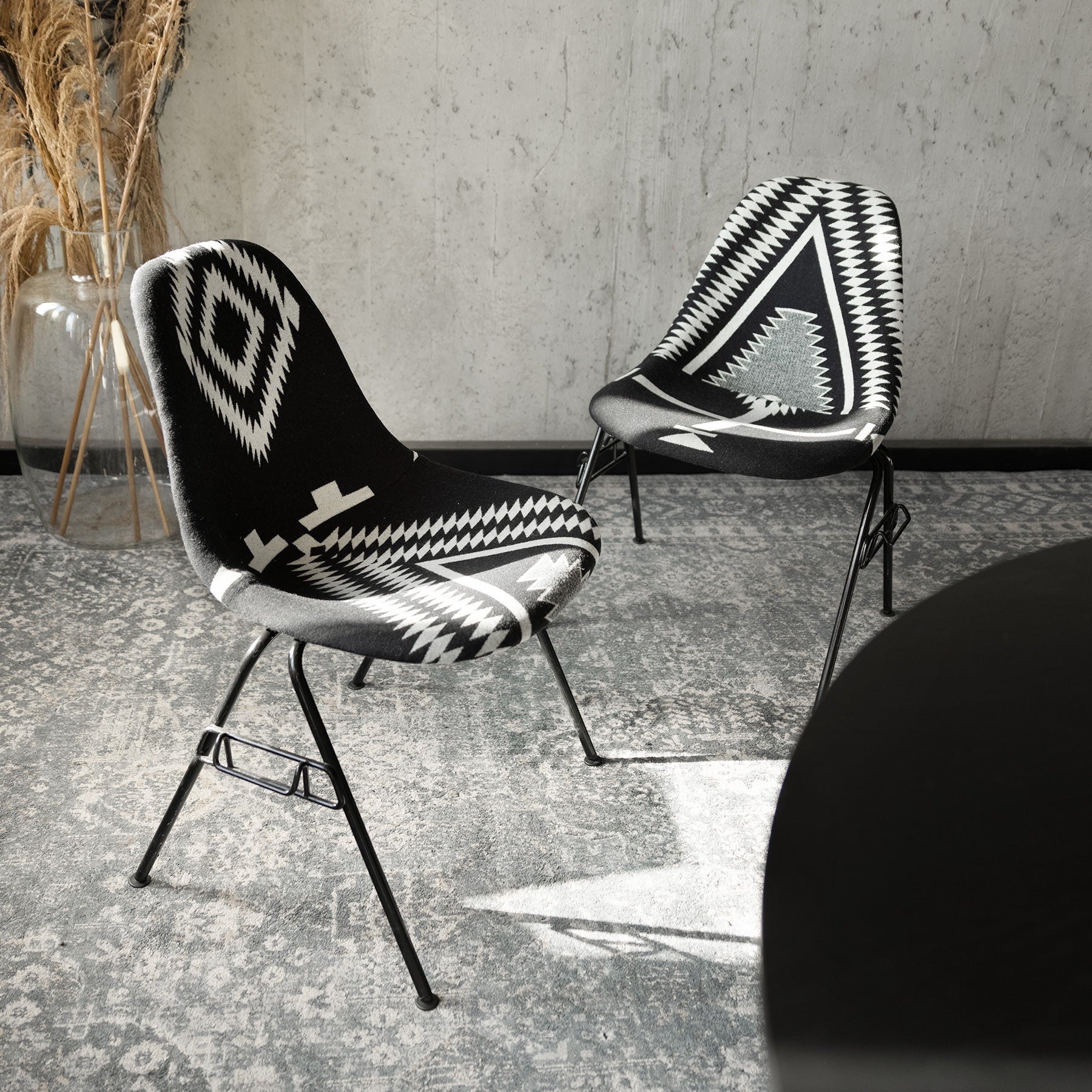 Unique Pendleton Eames Side Chair Monochrom Sets