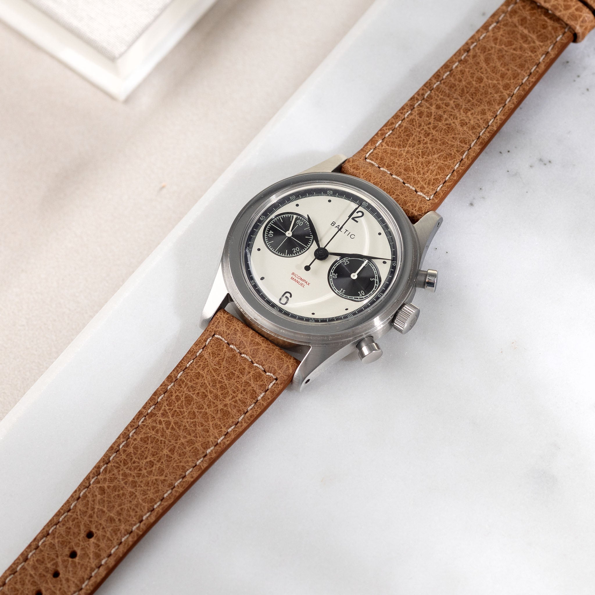 Sporty_Elegant_Brown_Leather_Watch_Strap_Baltic_Chronograph_Panda