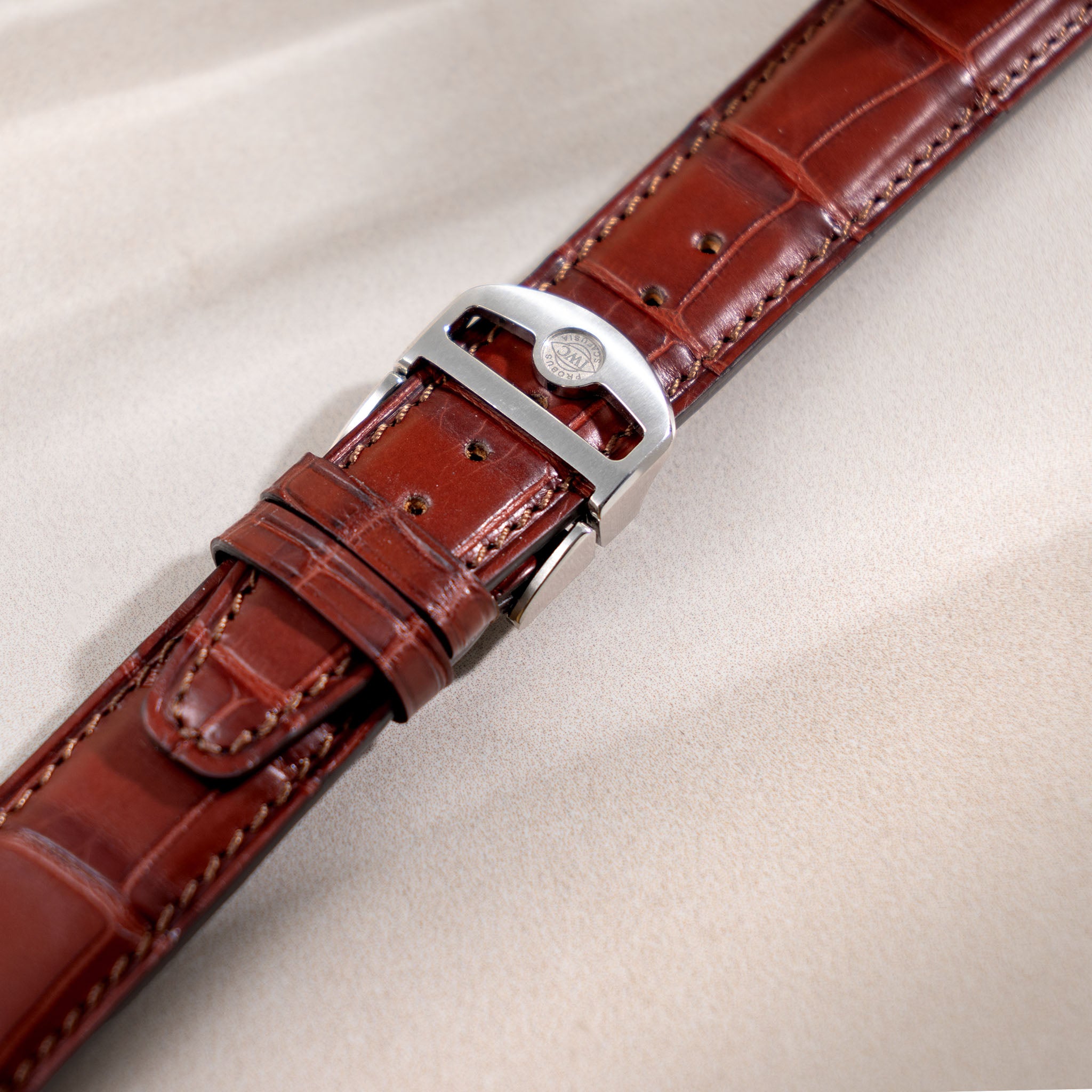 Bracelet_de_montre_en_cuir_alligator_marron_pour_boucles_deployantes_IWC_Portugieser