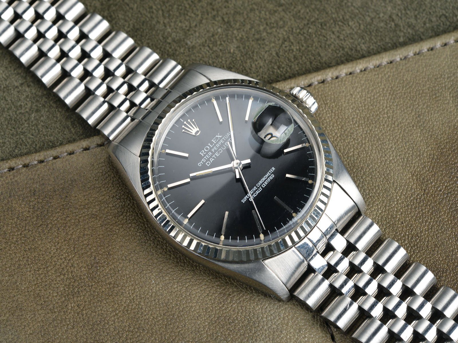 GLOSS BLACK DIAL ROLEX DATEJUST 16014