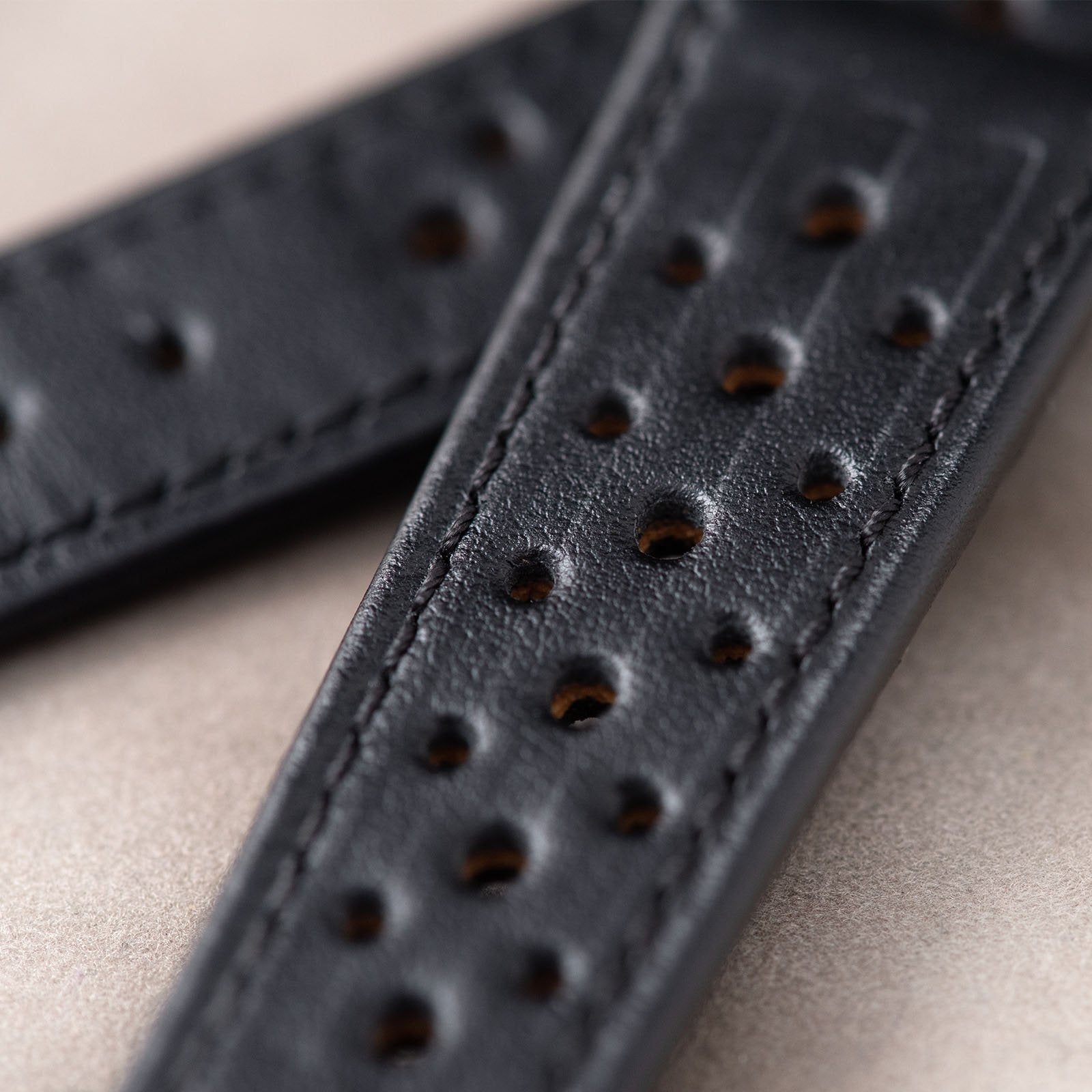Racing Zwart Speedy Leren Horlogeband - Lengte Lang