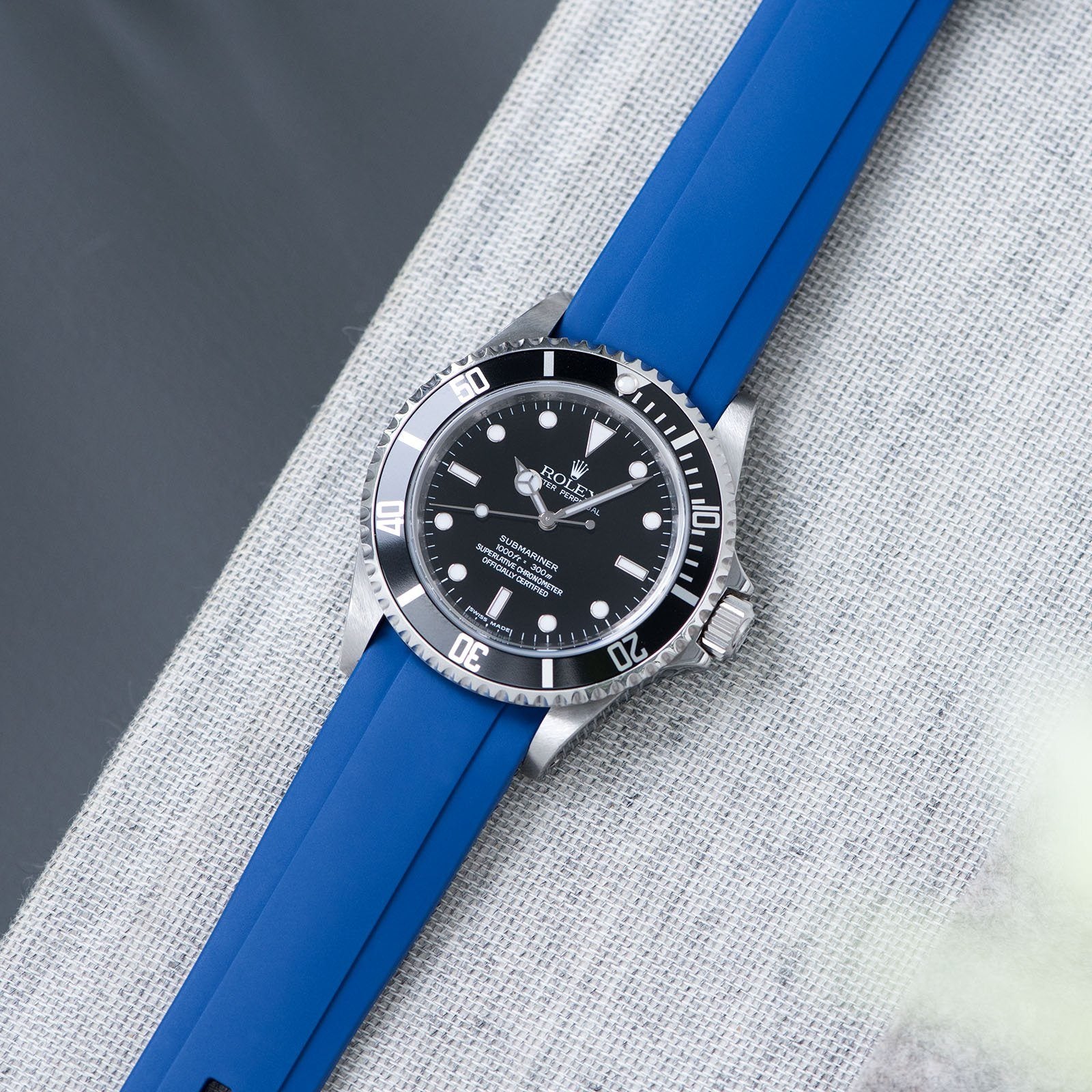 Everest Curved End Blue Rubber Strap With Tang Buckle ONLY For Moder
