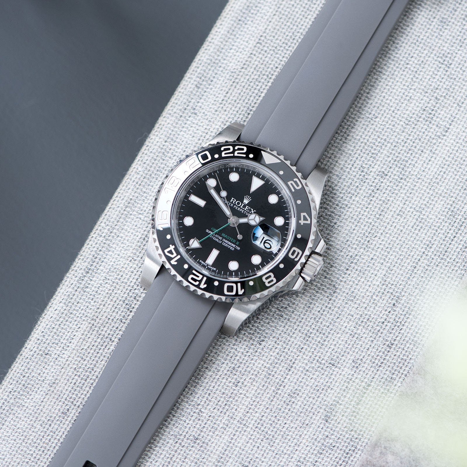 Everest Curved End Grey Rubber Strap With Tang Buckle - ONLY For Modern Rolex