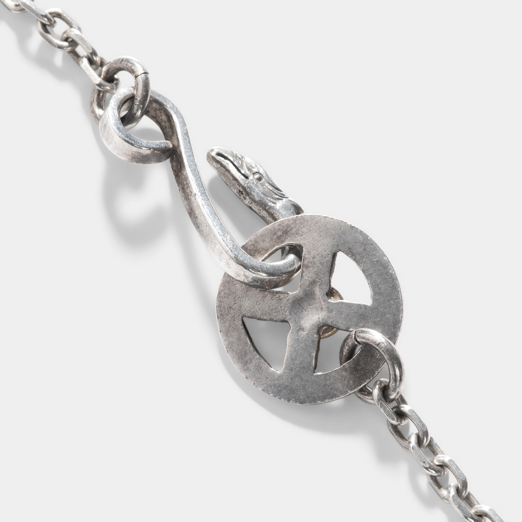 Goro's Feathers and Claw Necklace