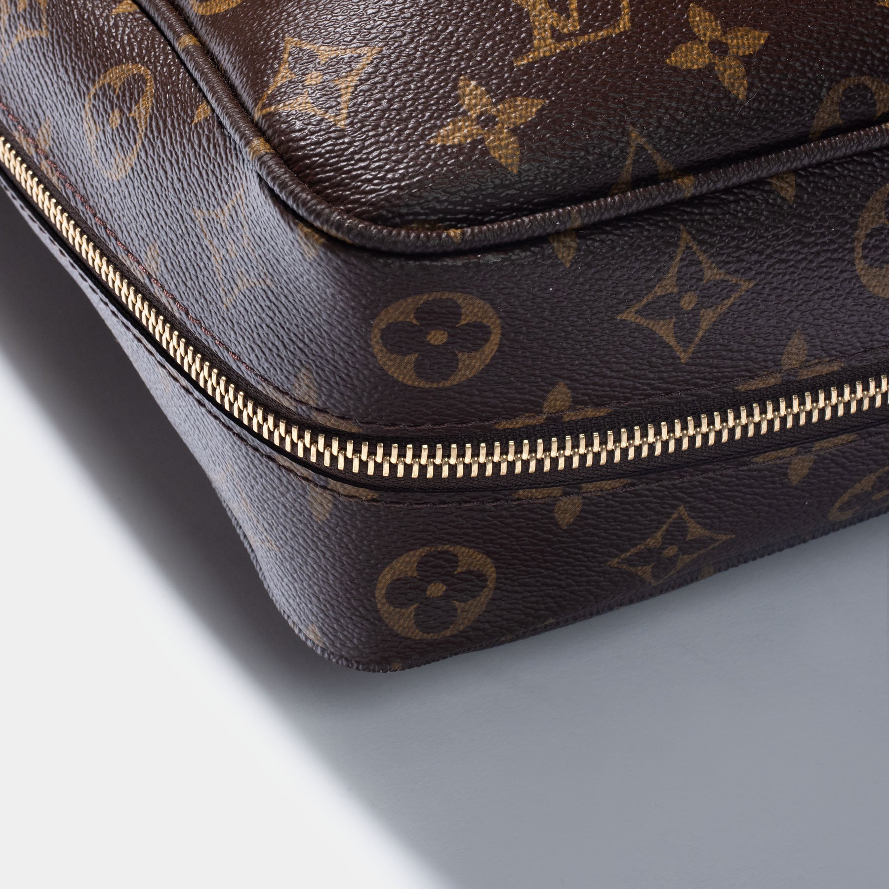 Louis Vuitton Monogram Bequia Porte Document Vertical Bag