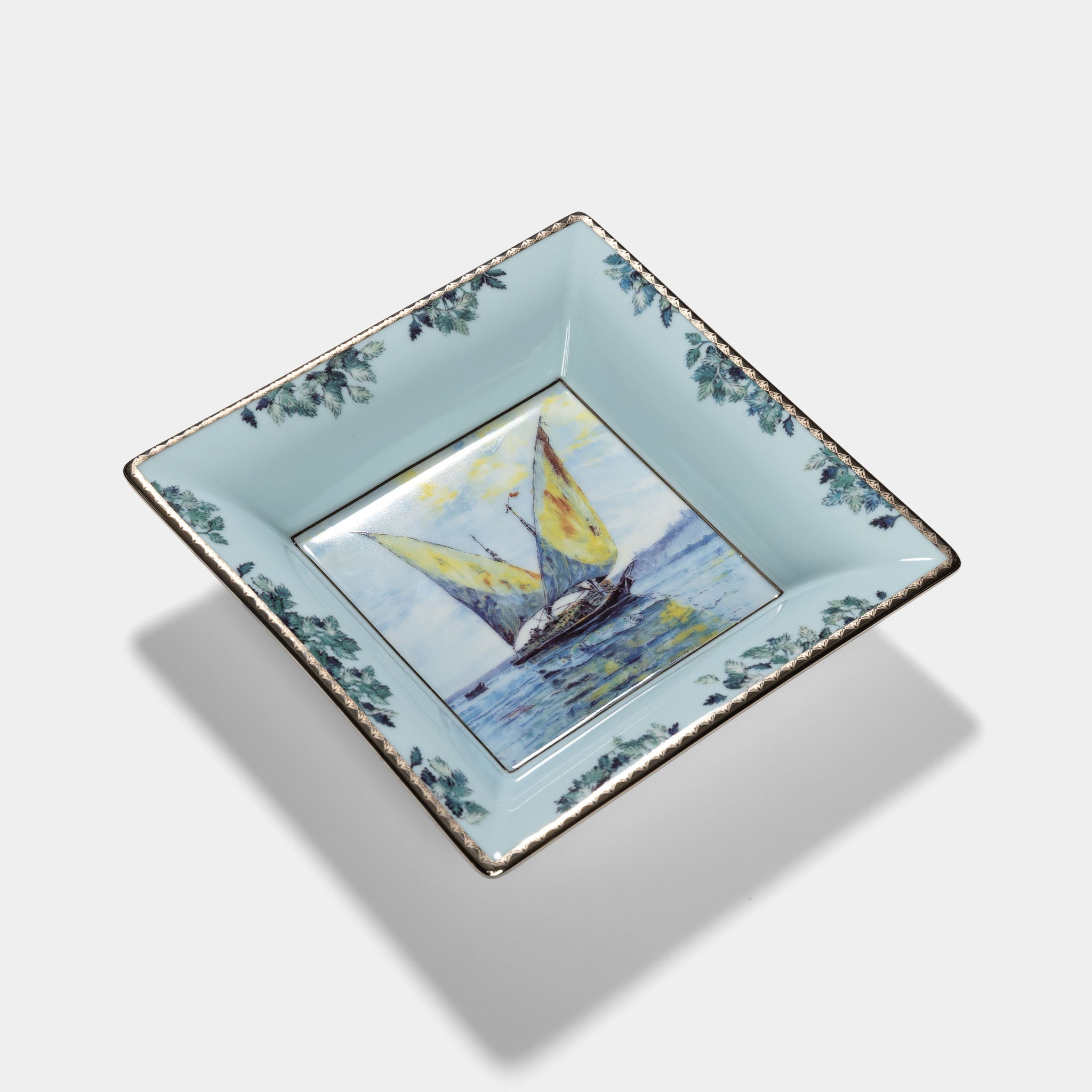 Patek Philippe Porcelan "L'aube sur le lac " Limoges Vide Poche Dish Trinket