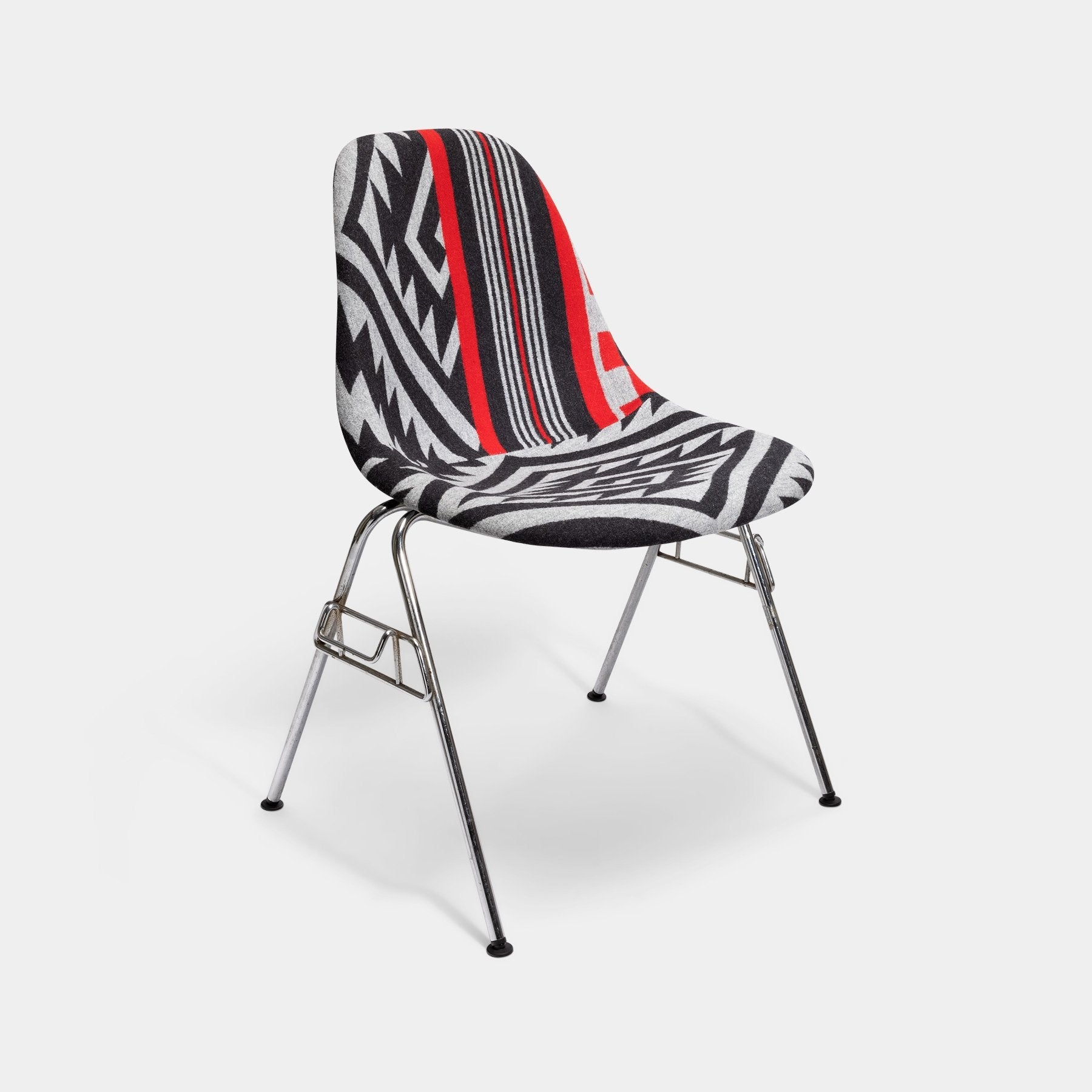 1970s Unique Pendleton Eames Side Chair Monochrome Red