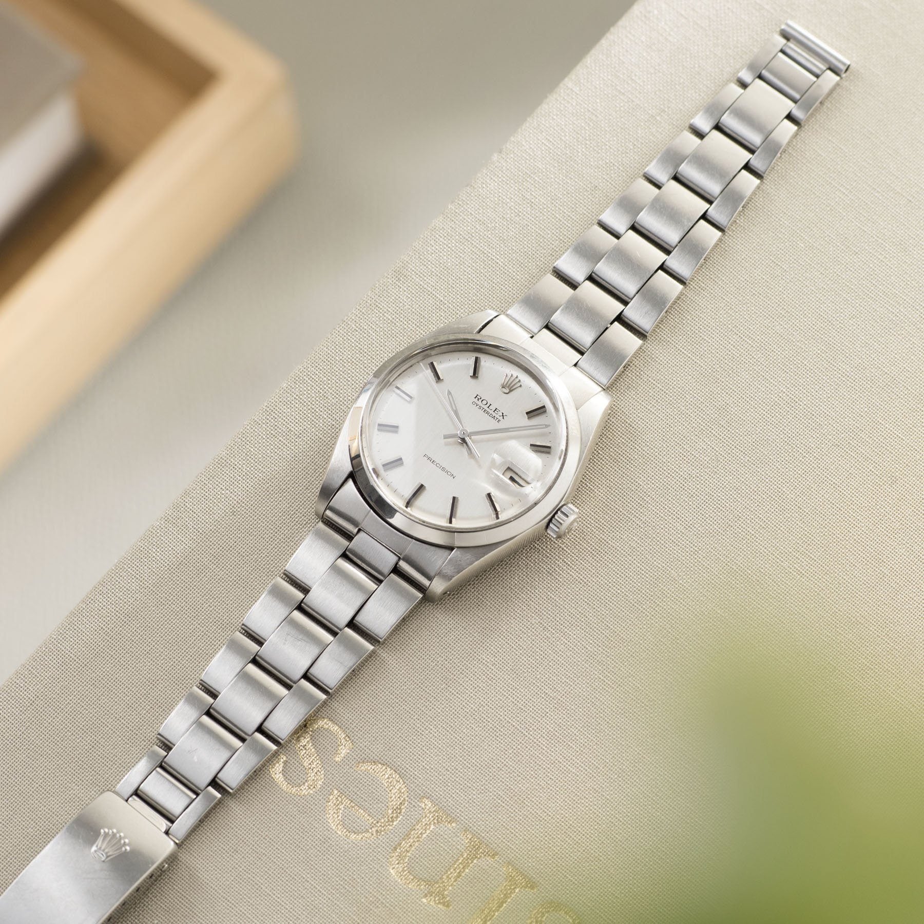 Rolex Oysterdate 6694 Silver Dial