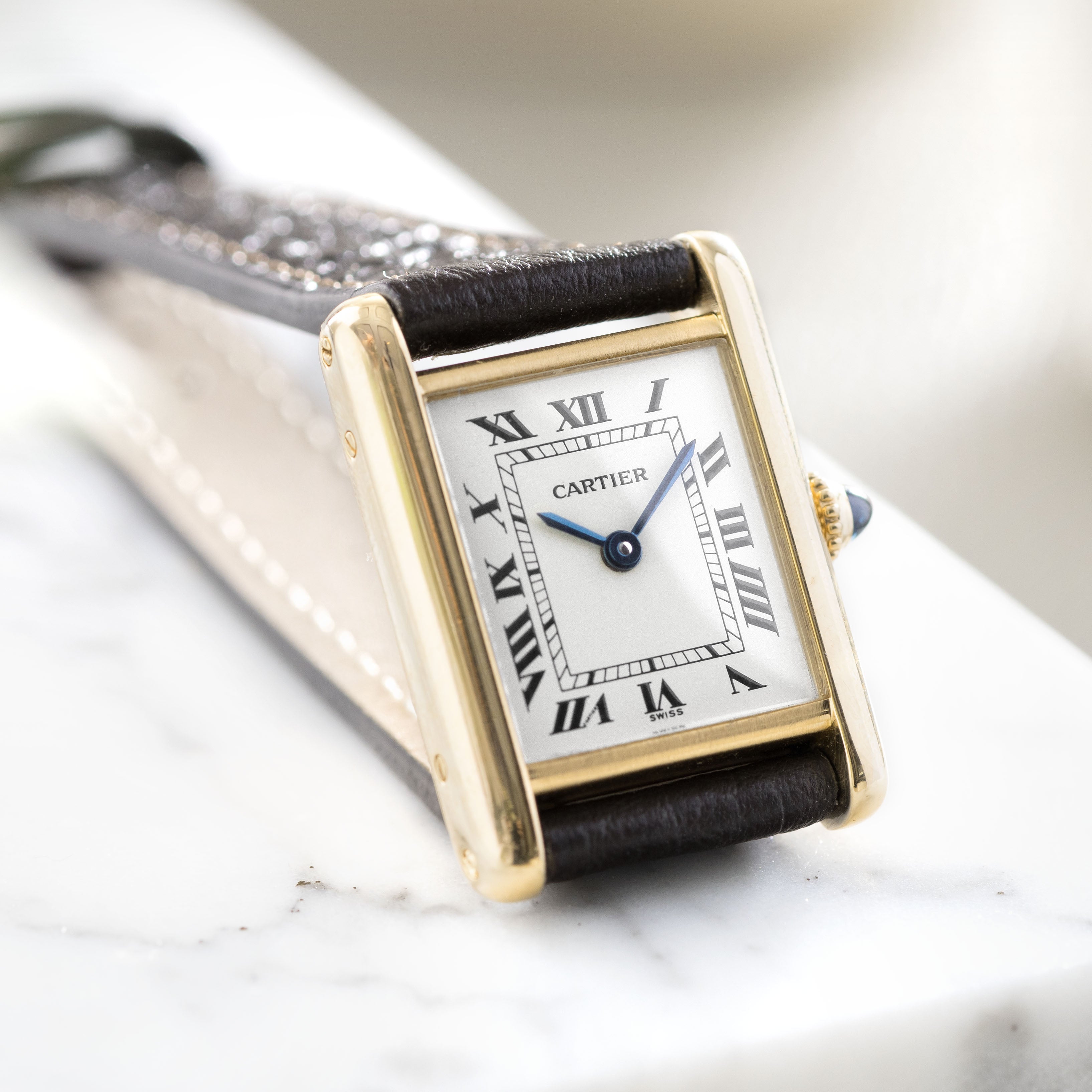 Cartier Tank Louis 18kt Yellow Gold Cartier Service Papers