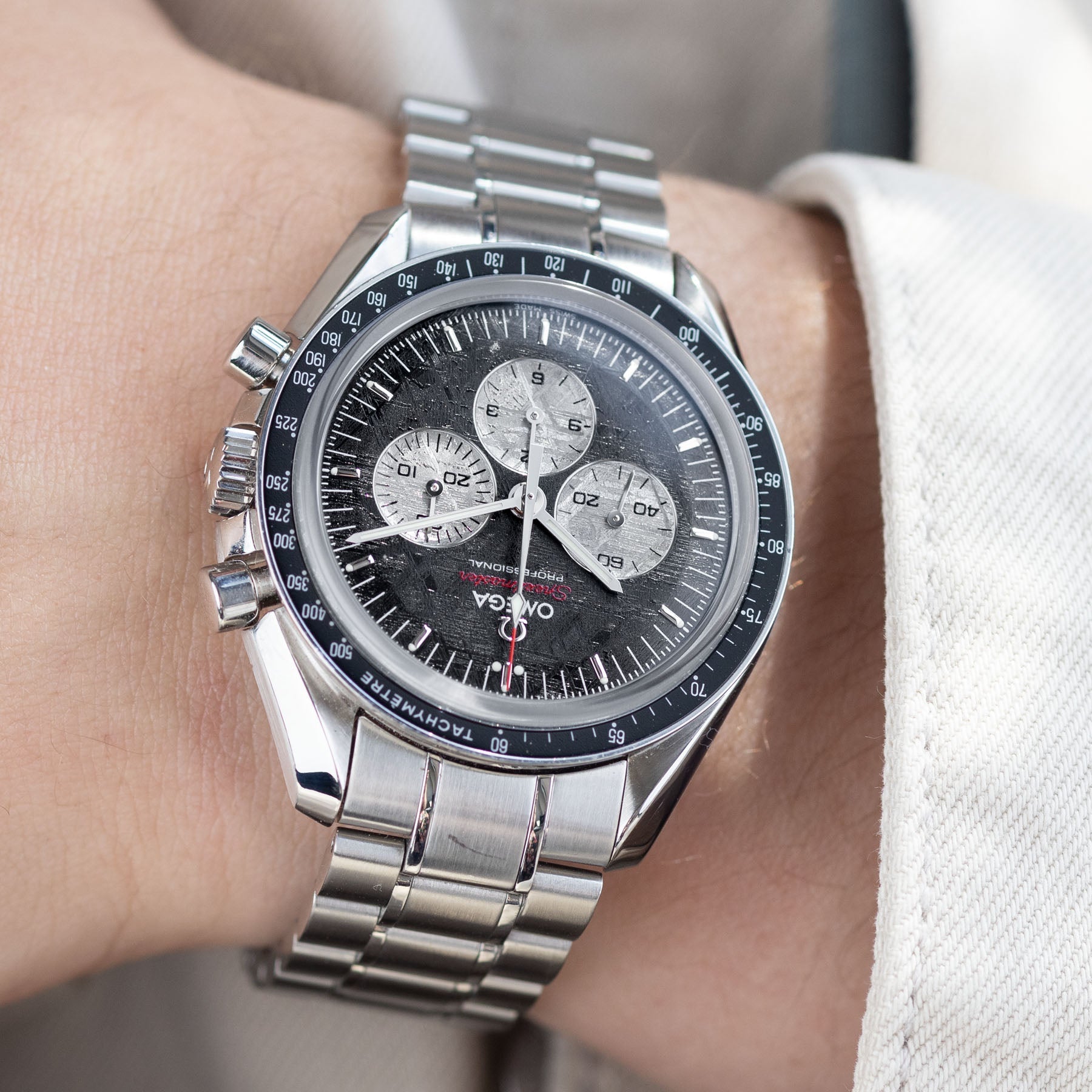 Omega speedmaster 2024 apollo soyuz meteorite