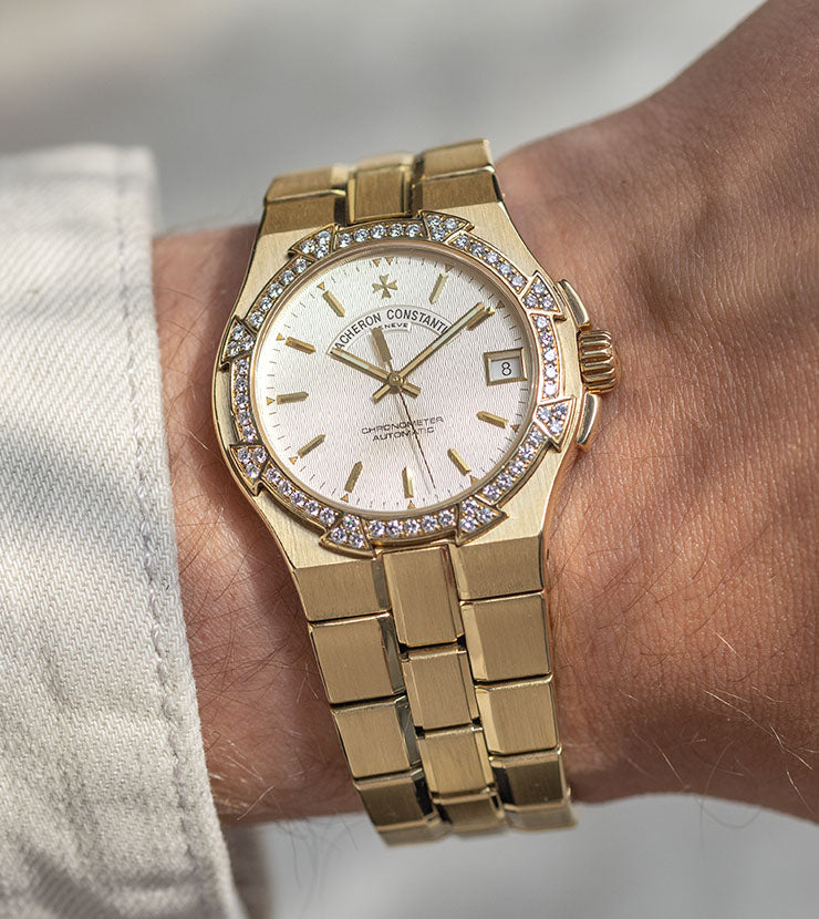 Vacheron Constantin Overseas 42050/423J Yellow Gold Diamond Bezel