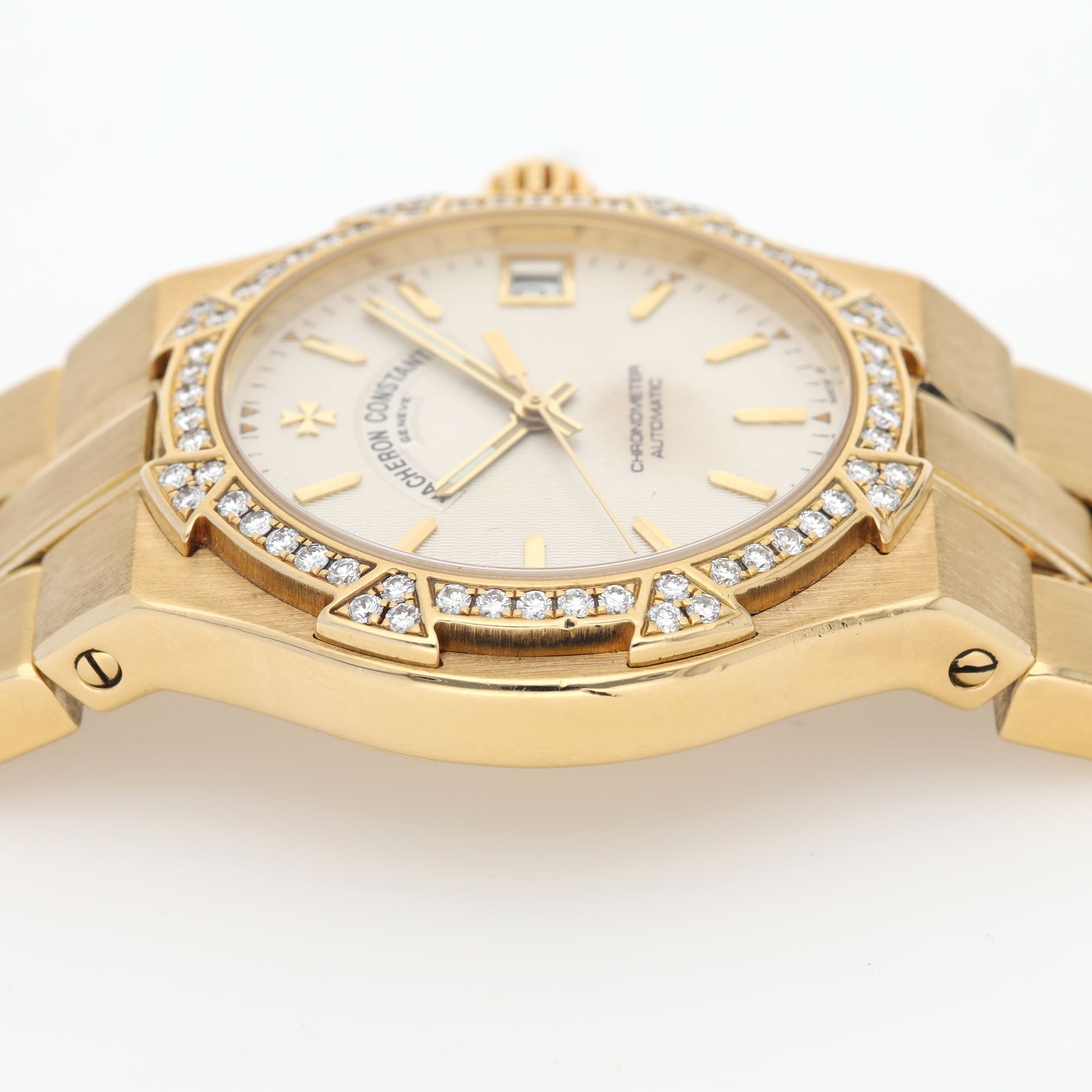 Vacheron Constantin Overseas 42050/423J Yellow Gold Diamond Bezel