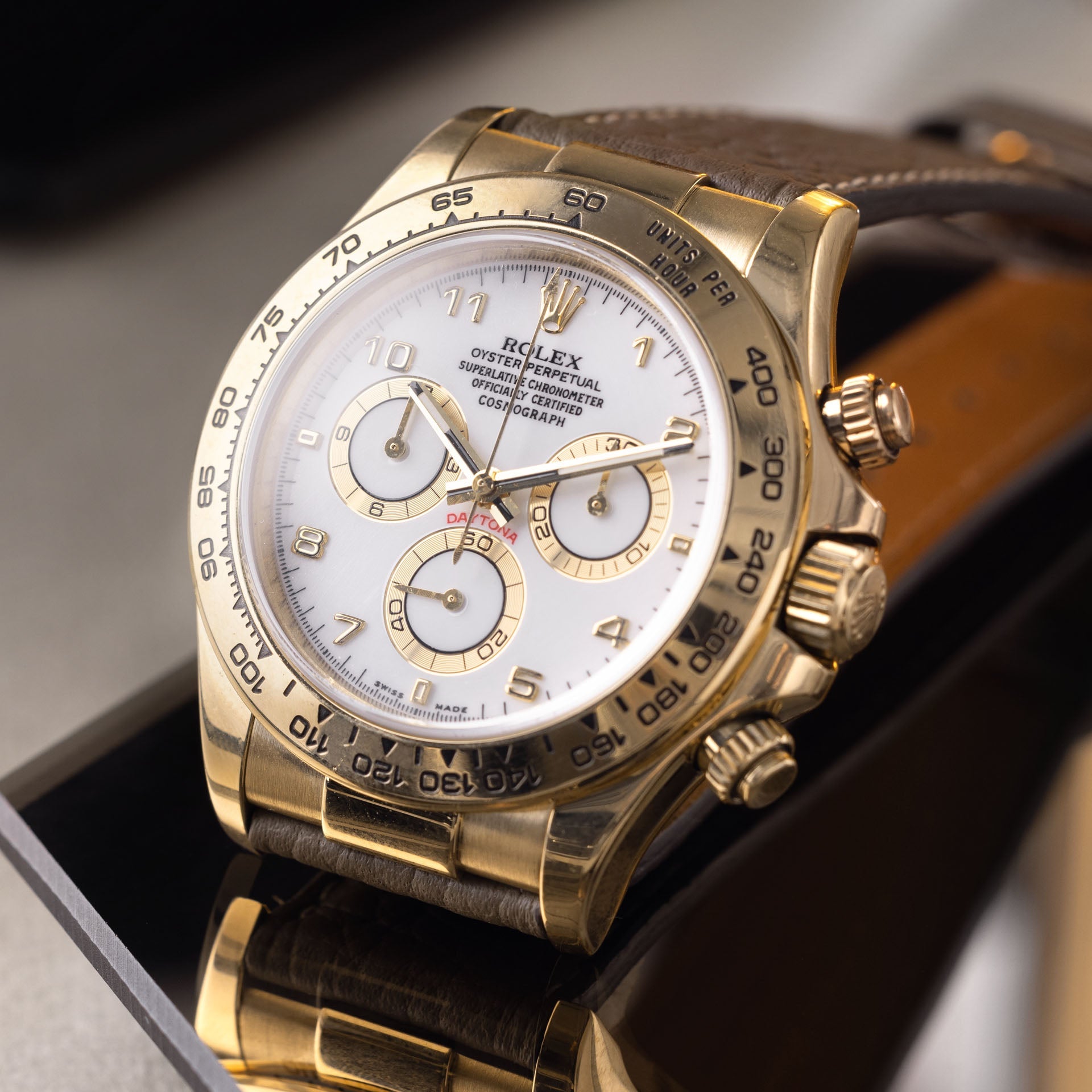 Rolex Daytona 116518 Yellow Gold Rare White Porcelain Dial with Papers