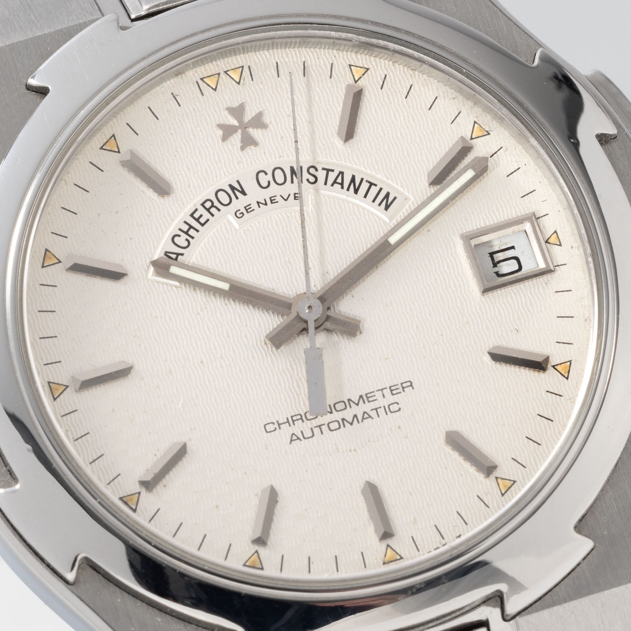 Vacheron Constantin Overseas 42042 Large Size in Steel