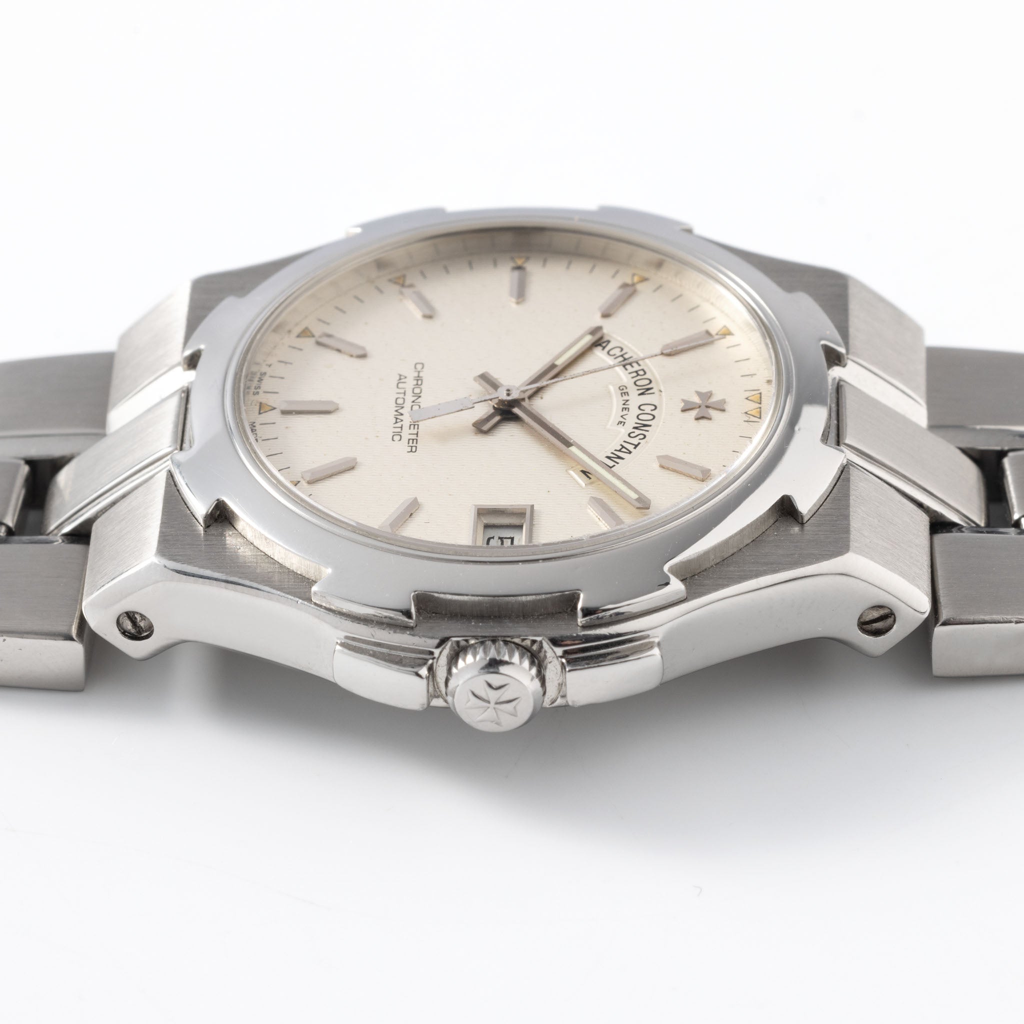 Vacheron Constantin Overseas 42042 Large Size in Steel