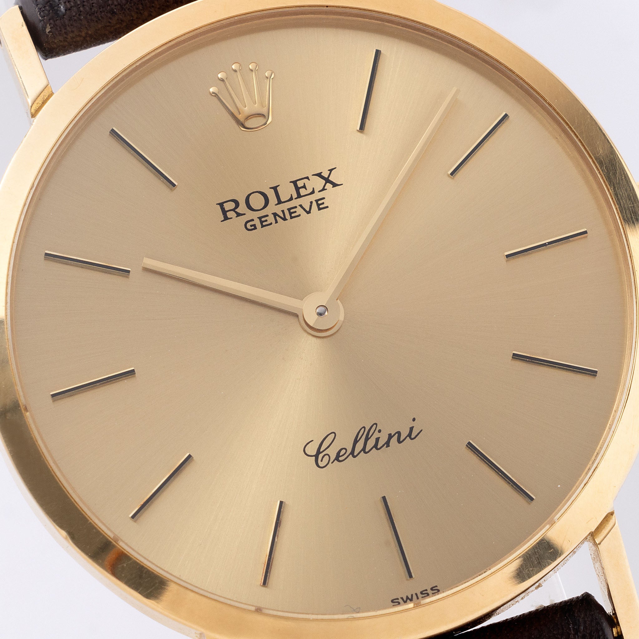 Rolex Cellini Champagne Dial in 18k Yellow Gold with Original Box and Guarantee Paper Ref. 4112