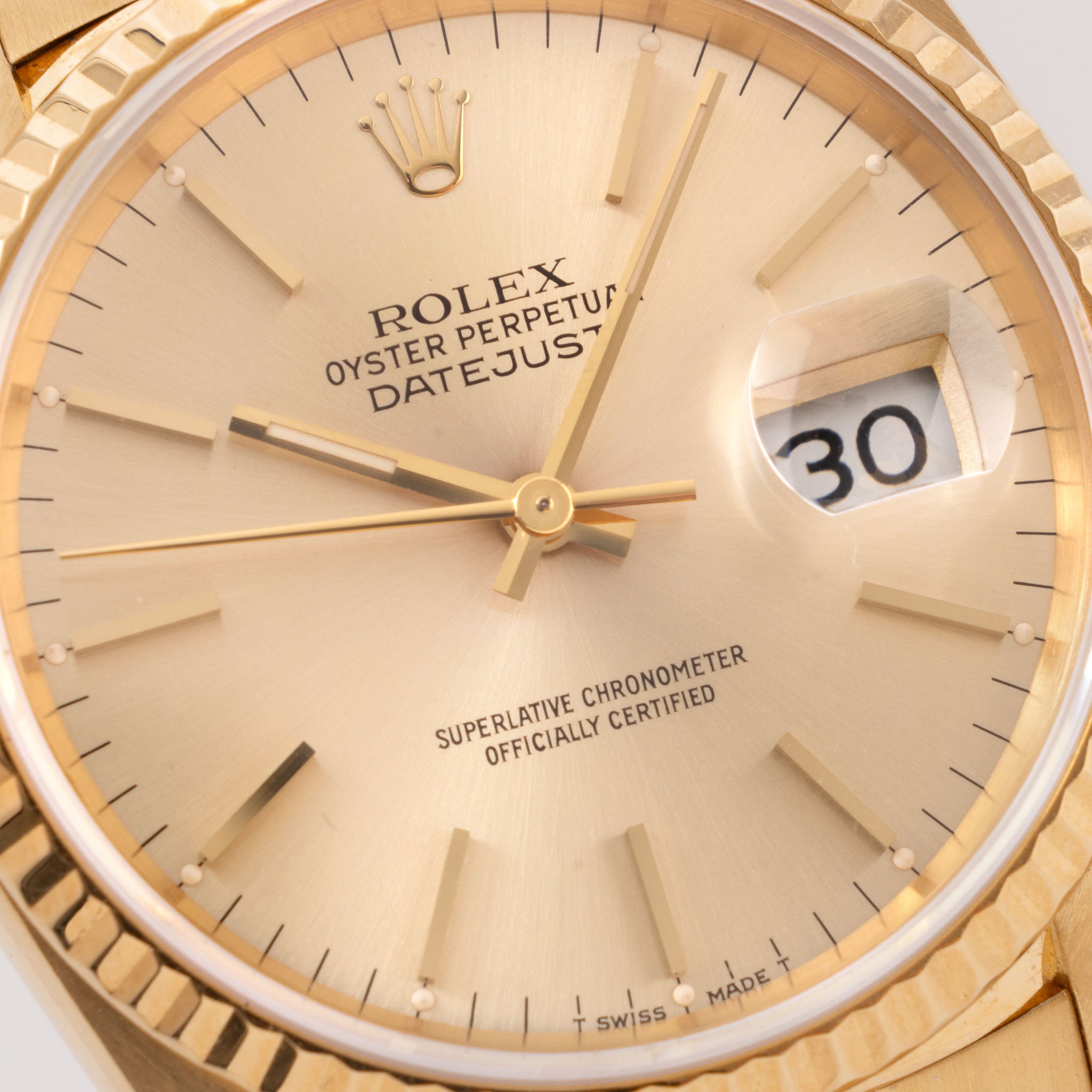 Rolex Datejust in 18k Yellow Gold Champagne Dial Ref. 16238