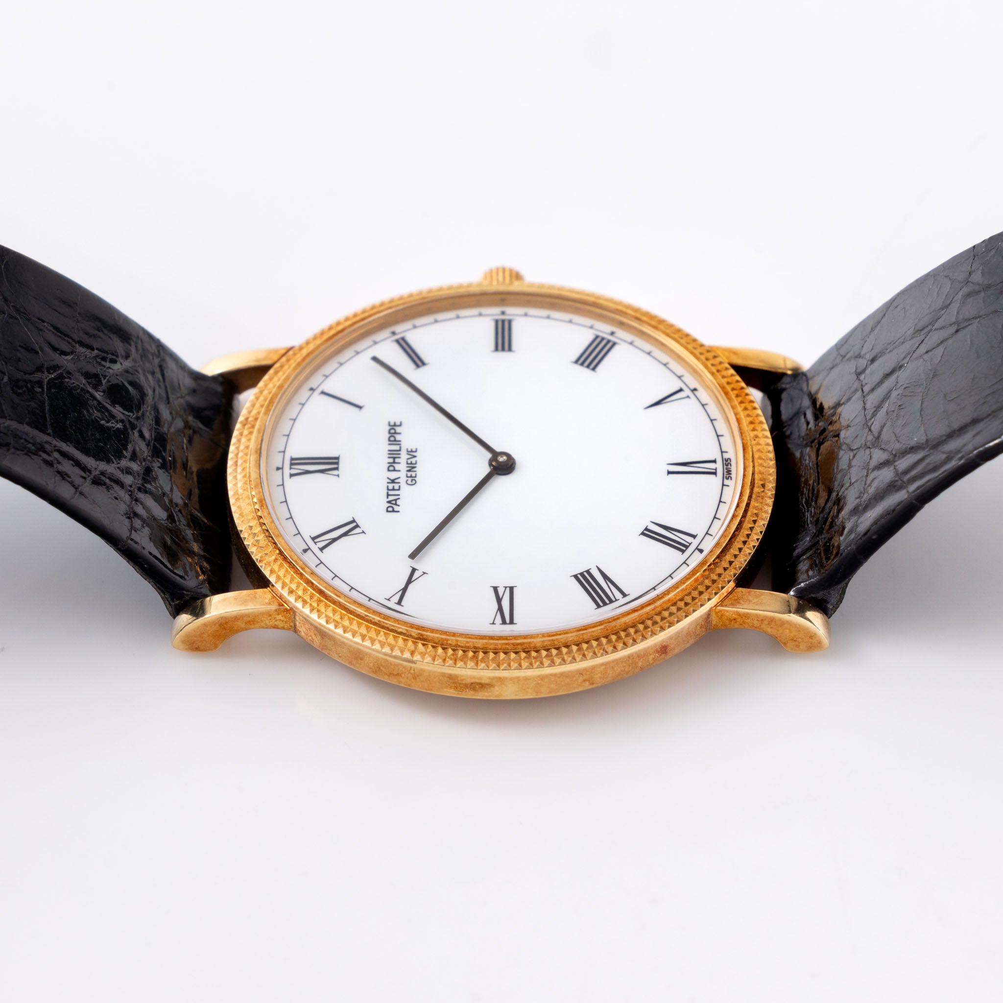 Patek Philippe Calatrava in 18k Yellow Gold Ref. 3520 Porcelain Dial with Original Certificate of Origin "Clous de Paris"