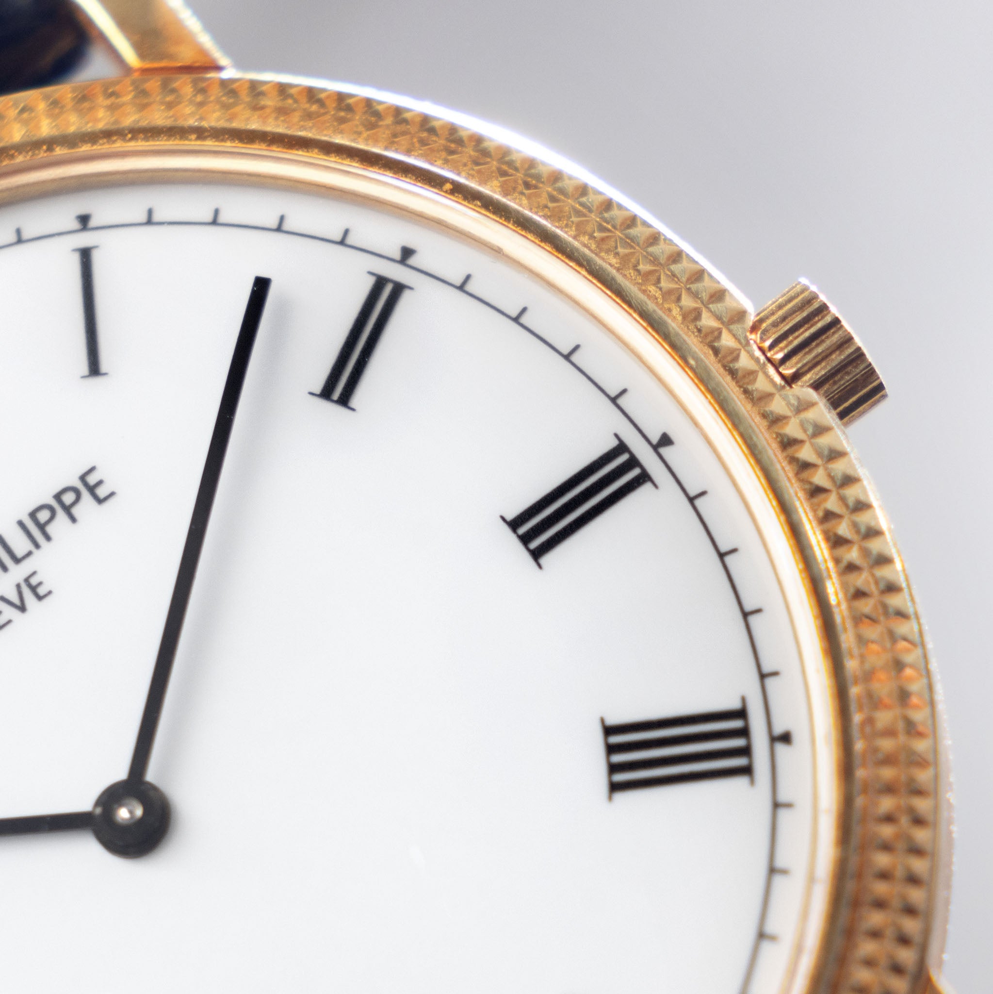 Patek Philippe Calatrava in 18k Yellow Gold Ref. 3520 Porcelain Dial with Original Certificate of Origin "Clous de Paris"