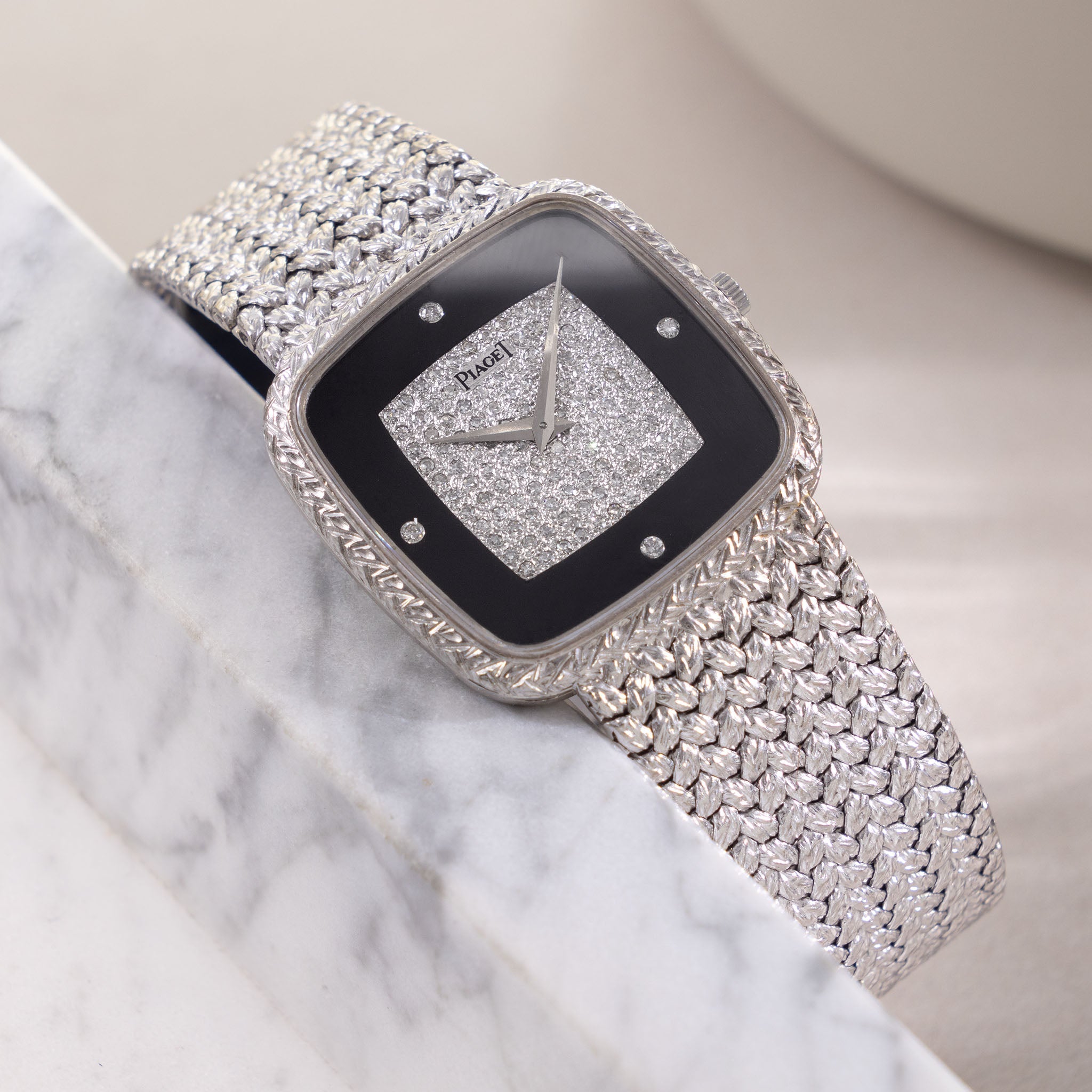 Piaget Tradition "Onyx Pavé" 4 diamonds dial in 18 k white gold ref 9771 d2 - incoming